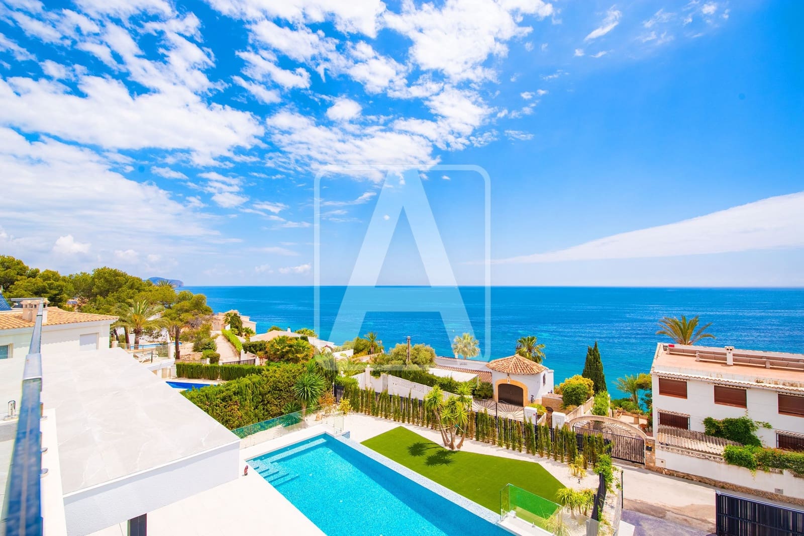 5 bedroom Villa for sale in Calpe / Calp with garage - € 3,900,000 (Ref: 4390043)