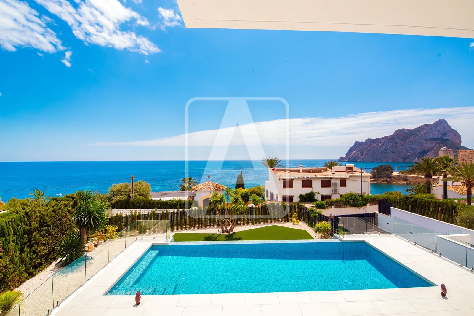5 bedroom Villa for sale in Calpe / Calp with garage - € 3,900,000 (Ref: 4390043)
