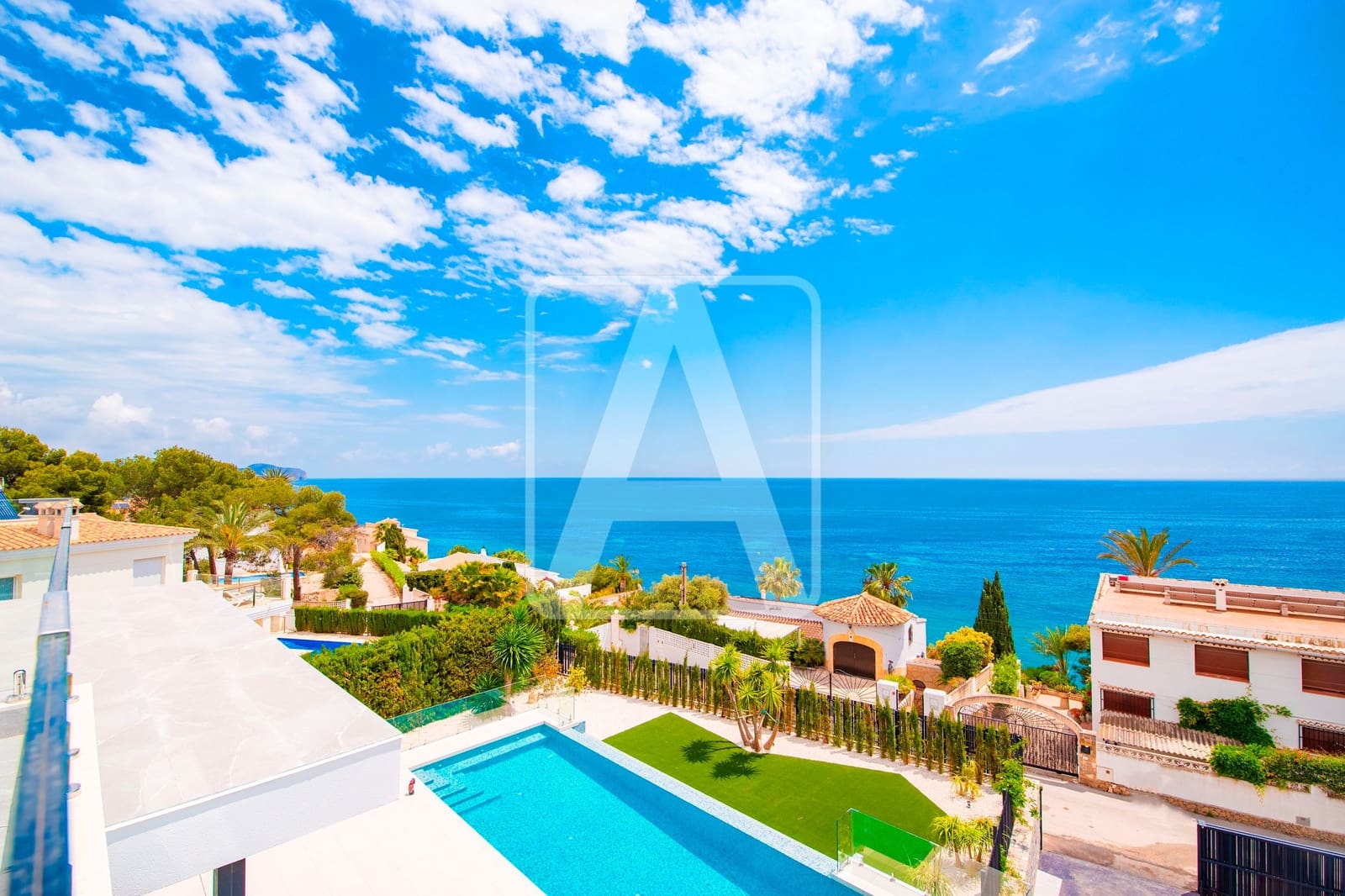 5 bedroom Villa for sale in Calpe / Calp with garage - € 3,900,000 (Ref: 4390043)