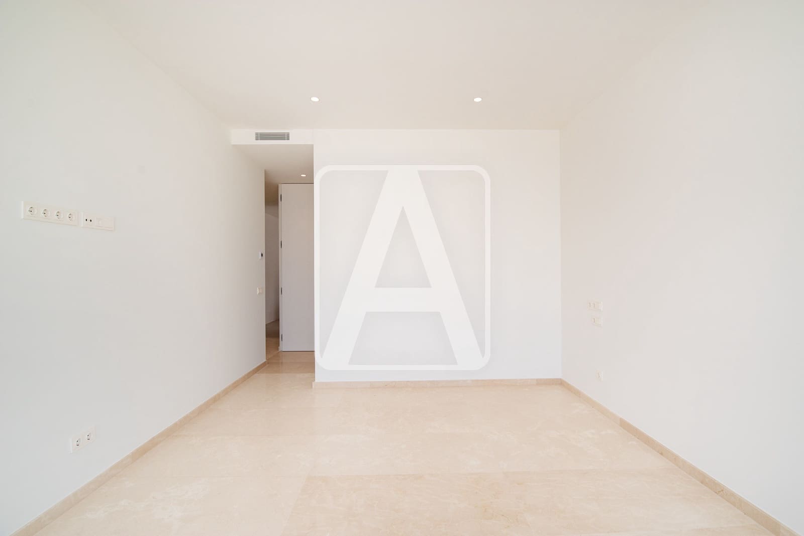 5 bedroom Villa for sale in Calpe / Calp with garage - € 3,900,000 (Ref: 4390043)