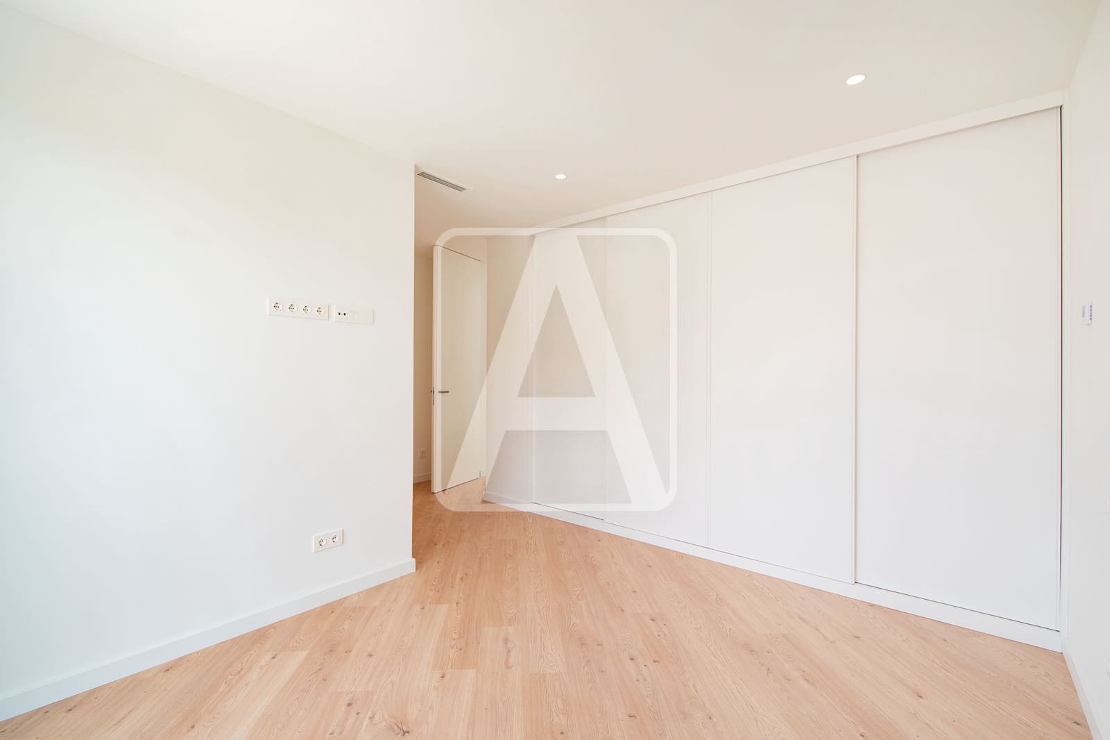 5 bedroom Villa for sale in Calpe / Calp with garage - € 3,900,000 (Ref: 4390043)