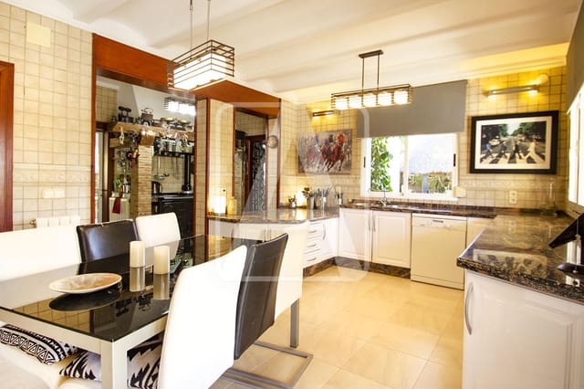 4 soveværelse Finca/Landehus til salg i Calpe / Calp med swimmingpool garage - € 2.250.000 (Ref: 4485541)