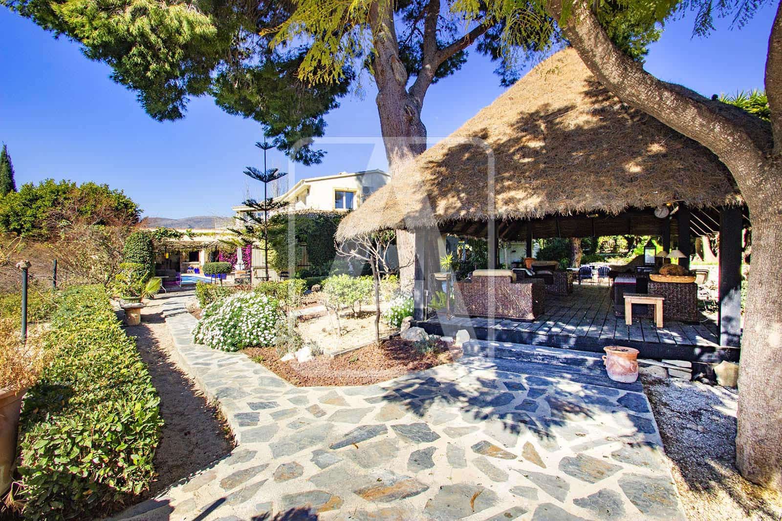 4 soveværelse Finca/Landehus til salg i Calpe / Calp med swimmingpool garage - € 2.250.000 (Ref: 4485541)