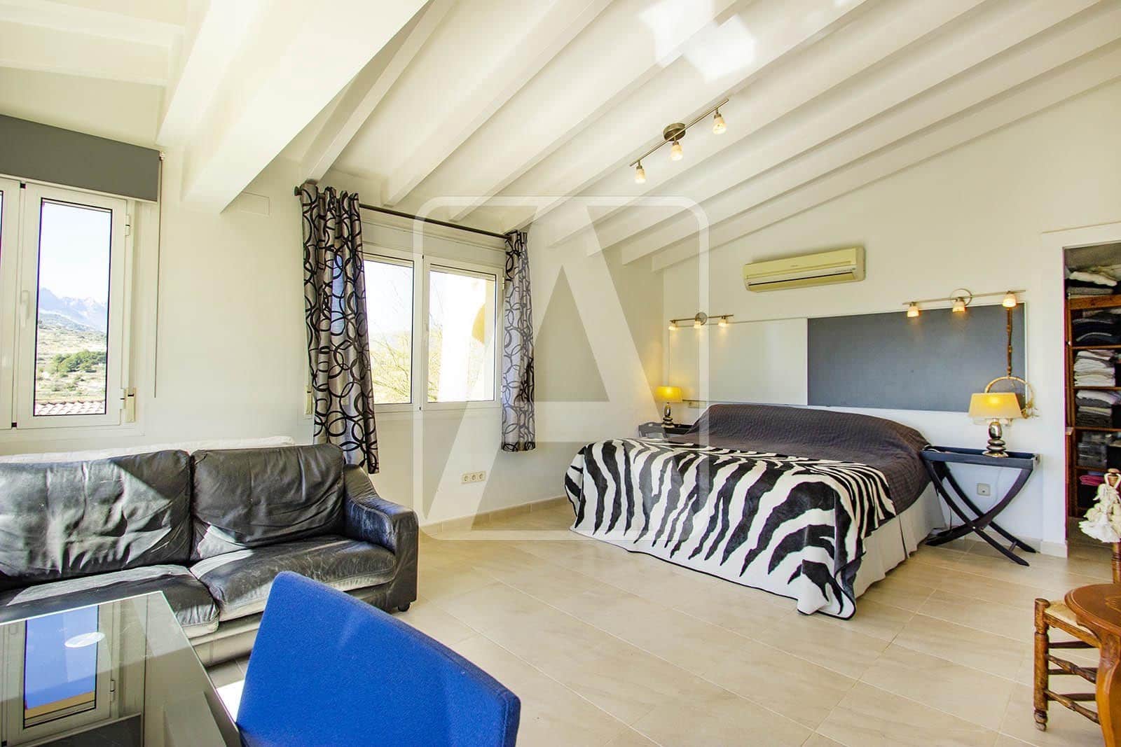 4 soveværelse Finca/Landehus til salg i Calpe / Calp med swimmingpool garage - € 2.250.000 (Ref: 4485541)