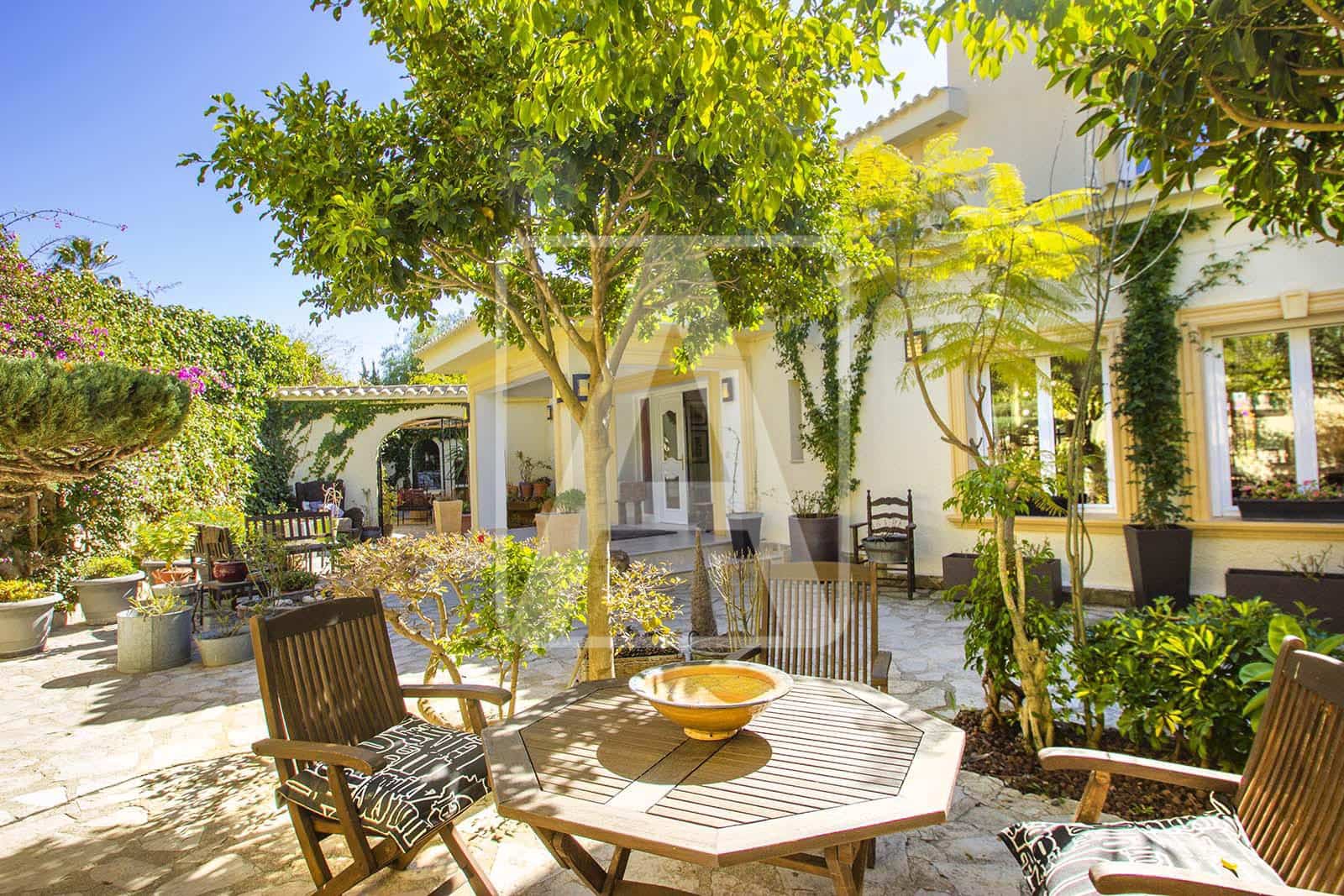 4 soveværelse Finca/Landehus til salg i Calpe / Calp med swimmingpool garage - € 2.250.000 (Ref: 4485541)