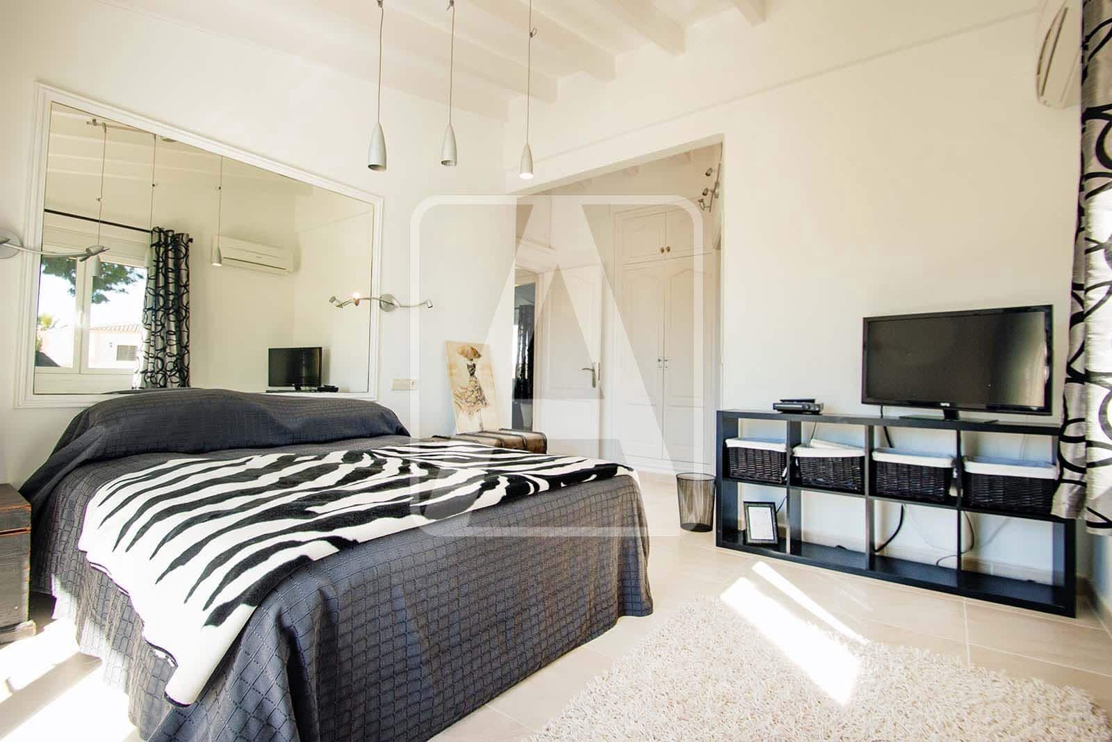 4 soveværelse Finca/Landehus til salg i Calpe / Calp med swimmingpool garage - € 2.250.000 (Ref: 4485541)