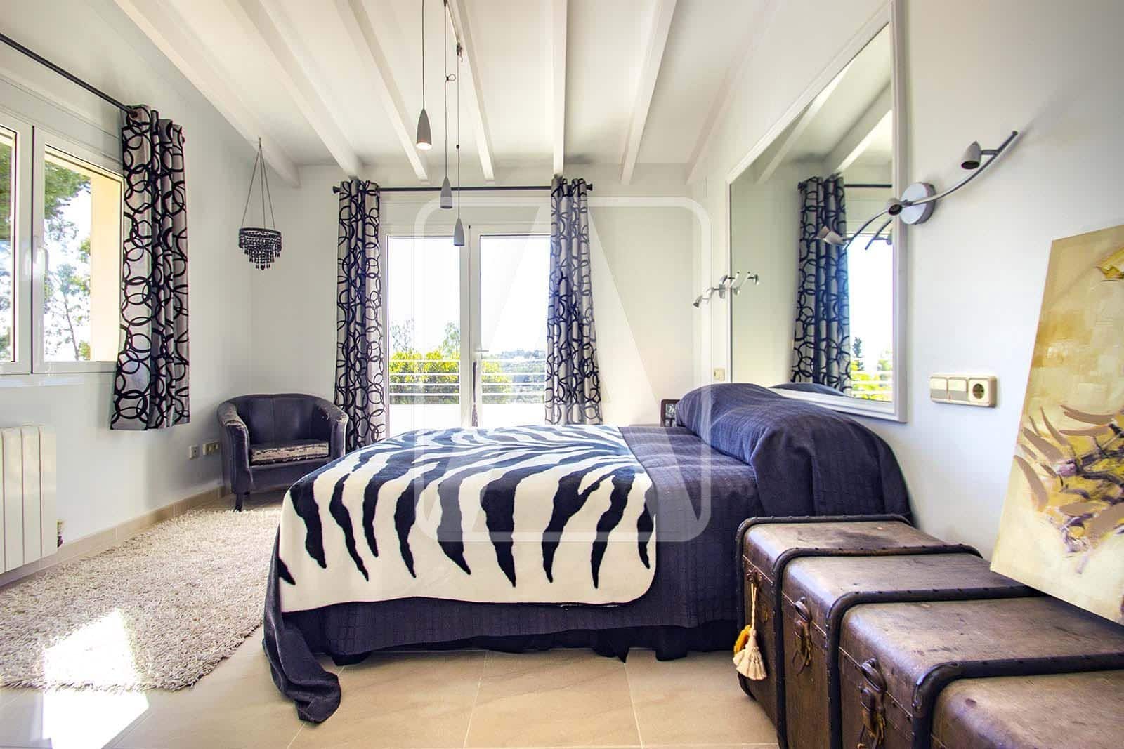 4 soveværelse Finca/Landehus til salg i Calpe / Calp med swimmingpool garage - € 2.250.000 (Ref: 4485541)