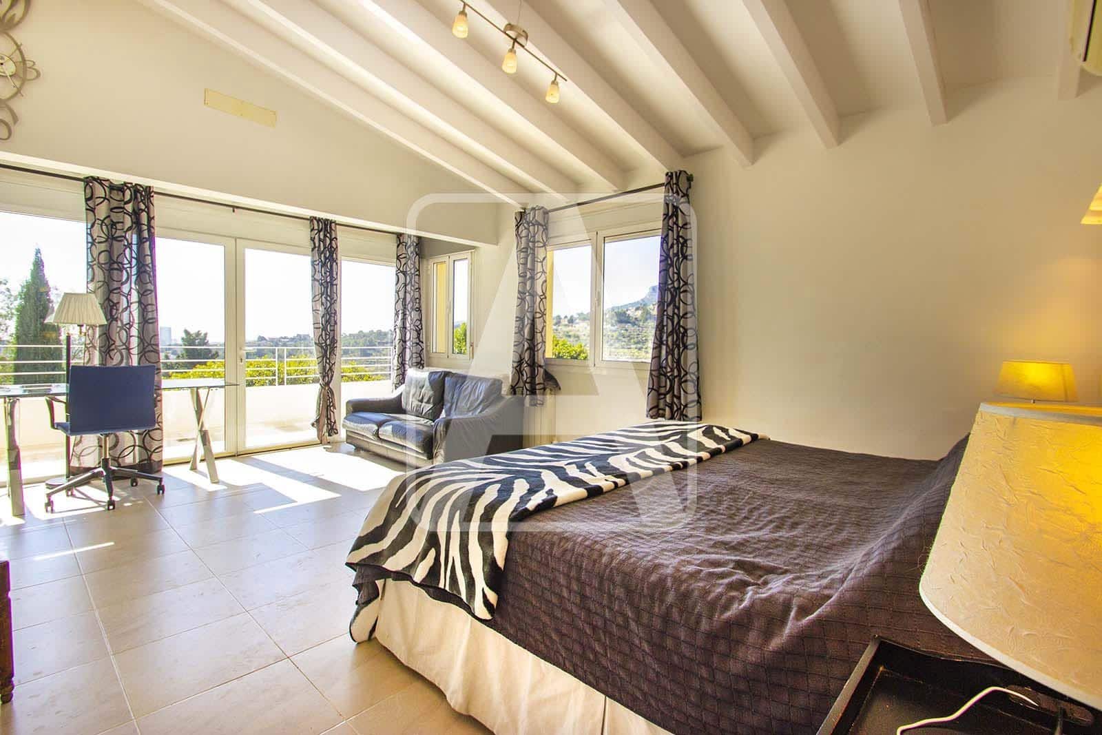 4 soveværelse Finca/Landehus til salg i Calpe / Calp med swimmingpool garage - € 2.250.000 (Ref: 4485541)