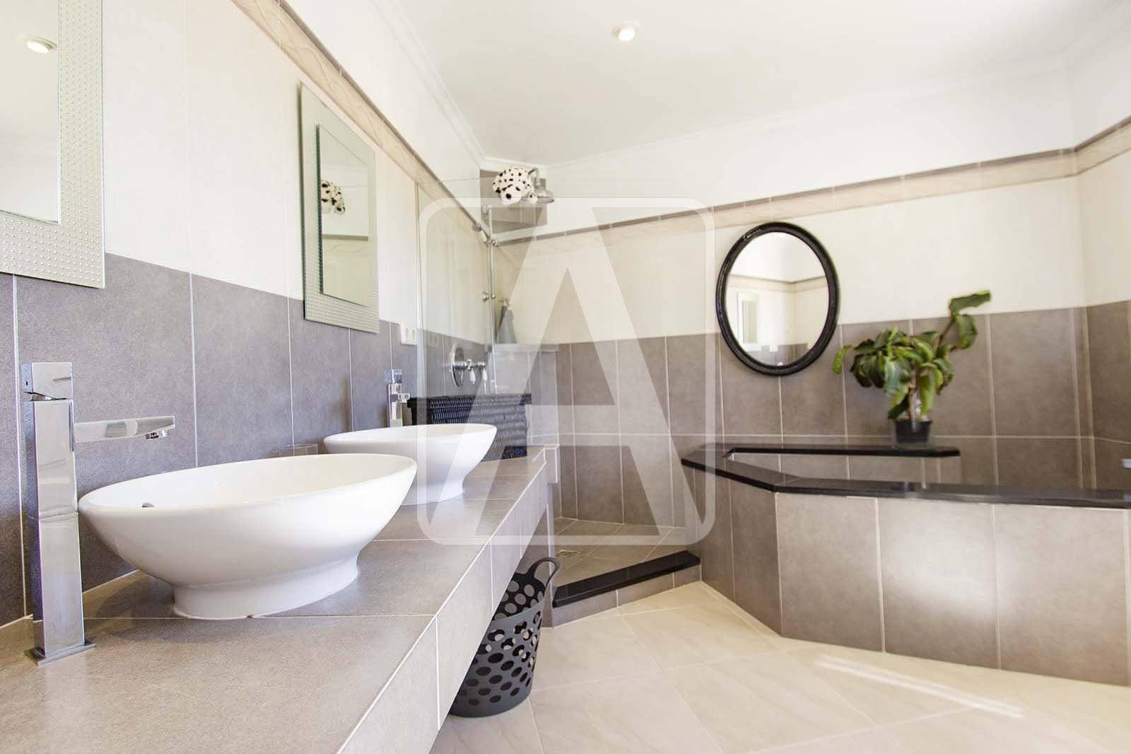 4 soveværelse Finca/Landehus til salg i Calpe / Calp med swimmingpool garage - € 2.250.000 (Ref: 4485541)