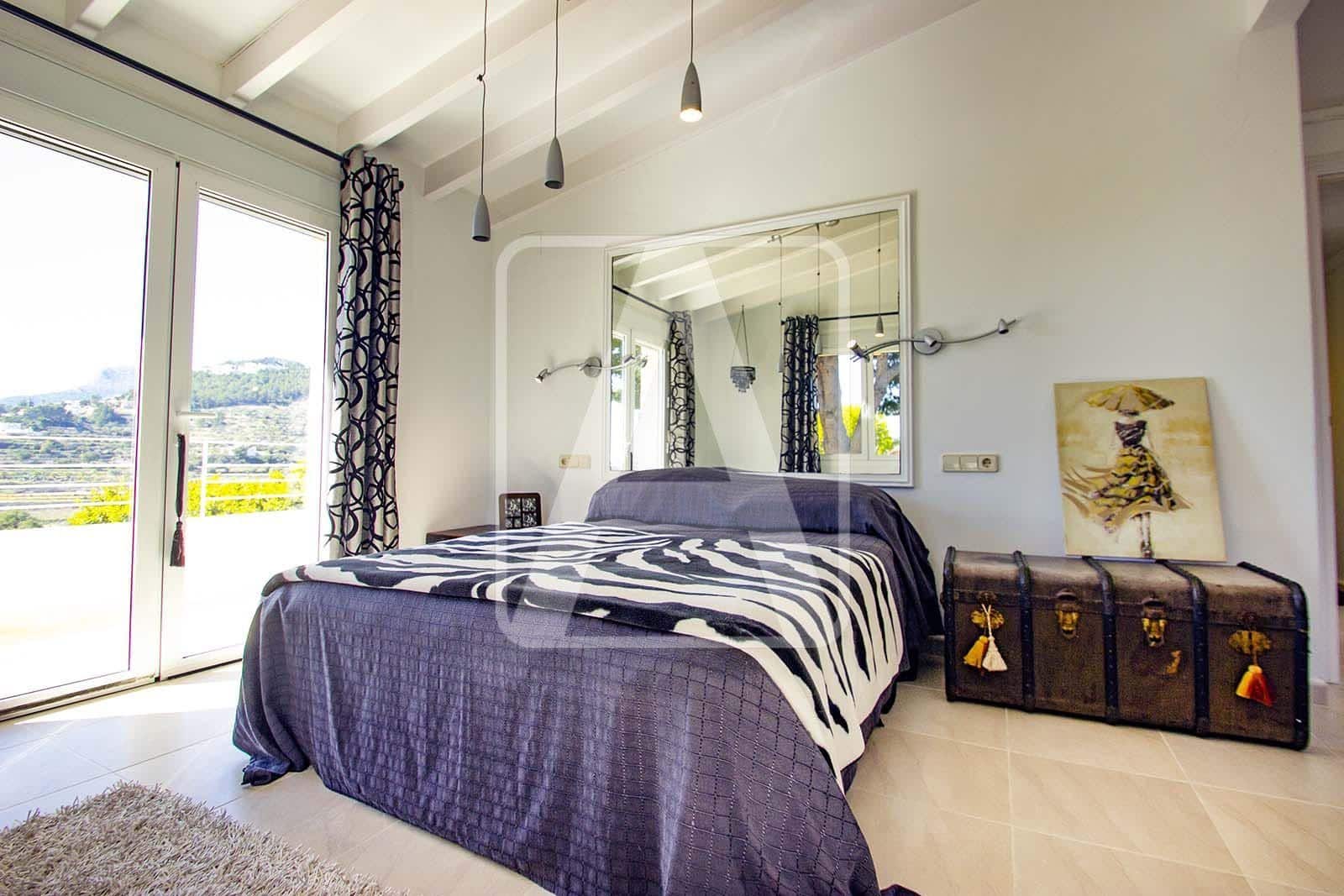 4 soveværelse Finca/Landehus til salg i Calpe / Calp med swimmingpool garage - € 2.250.000 (Ref: 4485541)