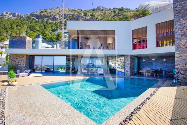 4 bedroom Villa for sale in Altea with pool garage - € 2,650,000 (Ref: 4640012)