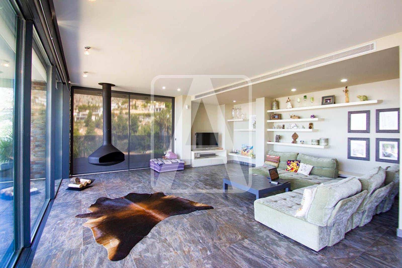 4 bedroom Villa for sale in Altea with pool garage - € 2,650,000 (Ref: 4640012)