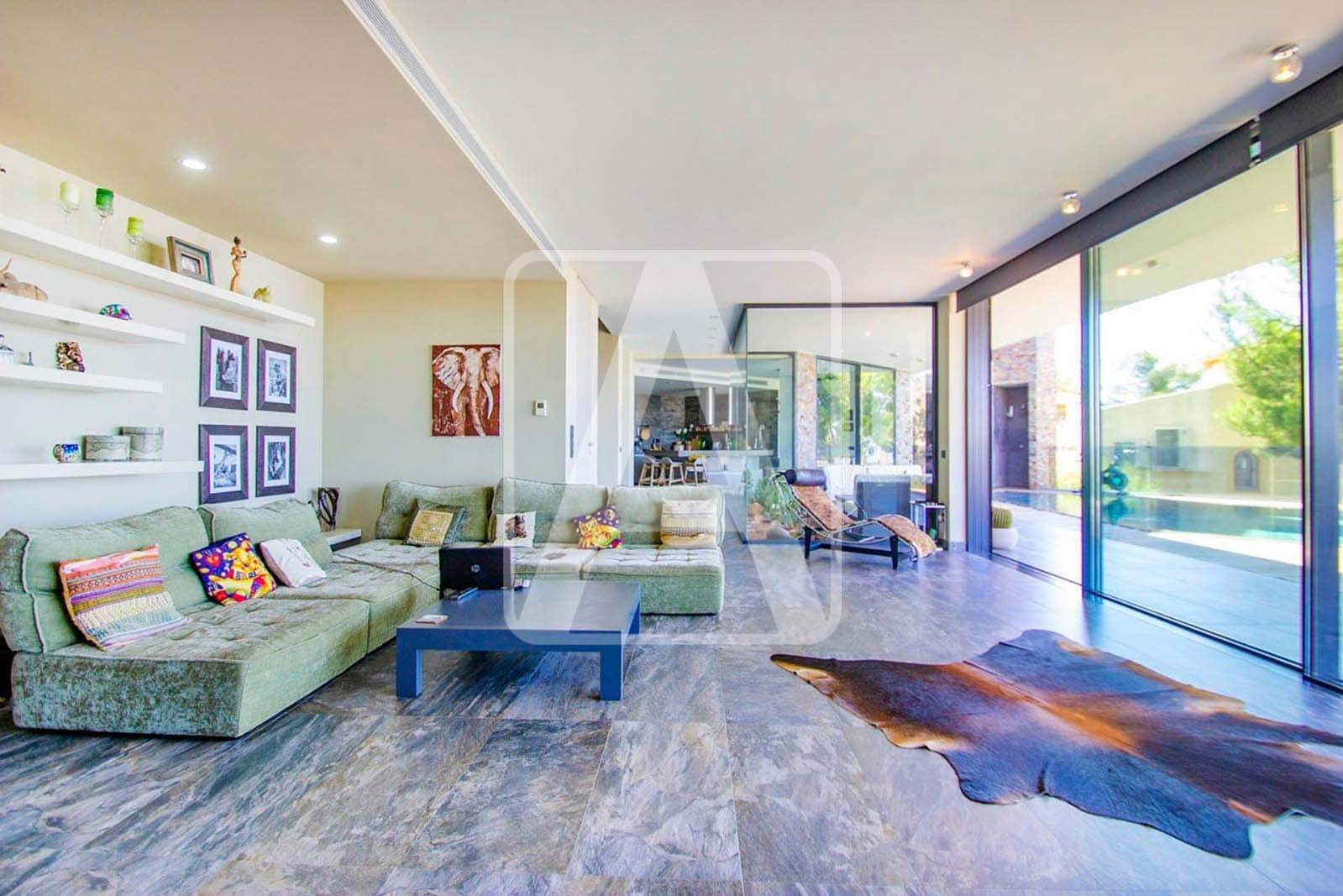 4 bedroom Villa for sale in Altea with pool garage - € 2,650,000 (Ref: 4640012)