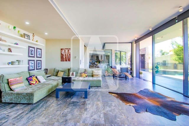 4 bedroom Villa for sale in Altea with pool garage - € 2,650,000 (Ref: 4640012)