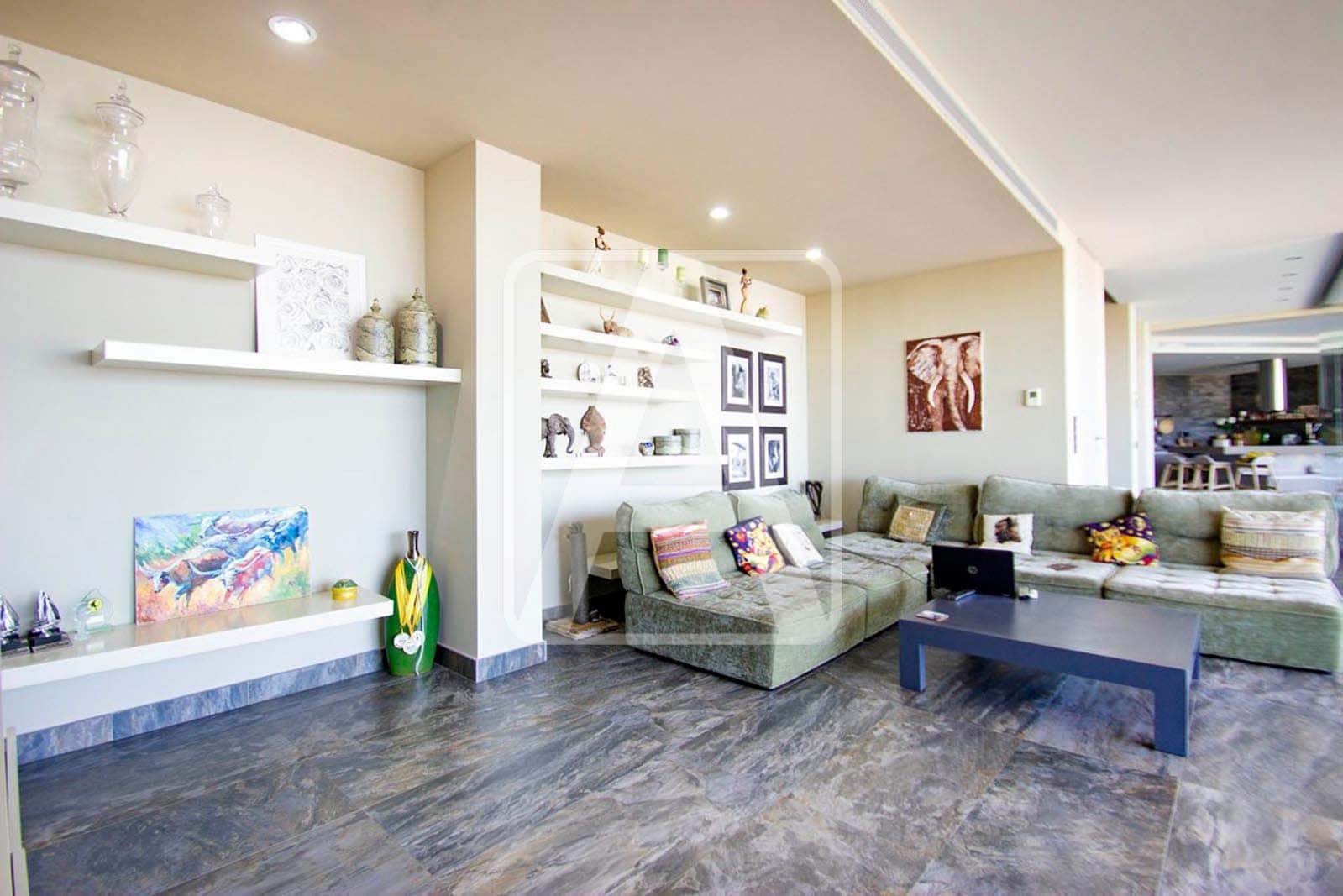 4 bedroom Villa for sale in Altea with pool garage - € 2,650,000 (Ref: 4640012)