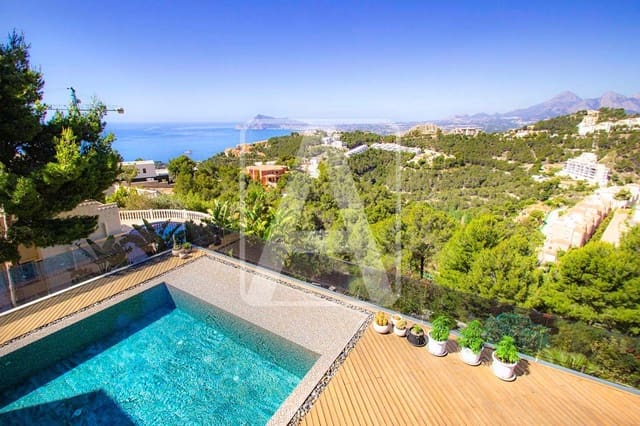 4 bedroom Villa for sale in Altea with pool garage - € 2,650,000 (Ref: 4640012)