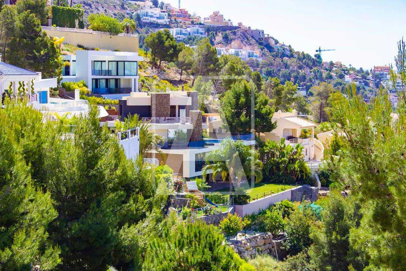 4 bedroom Villa for sale in Altea with pool garage - € 2,650,000 (Ref: 4640012)