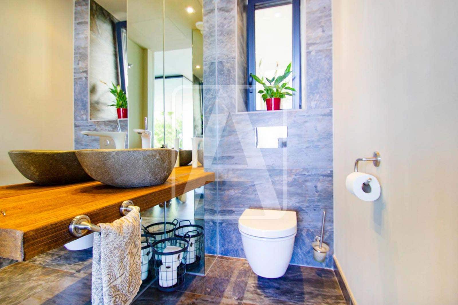 4 bedroom Villa for sale in Altea with pool garage - € 2,650,000 (Ref: 4640012)