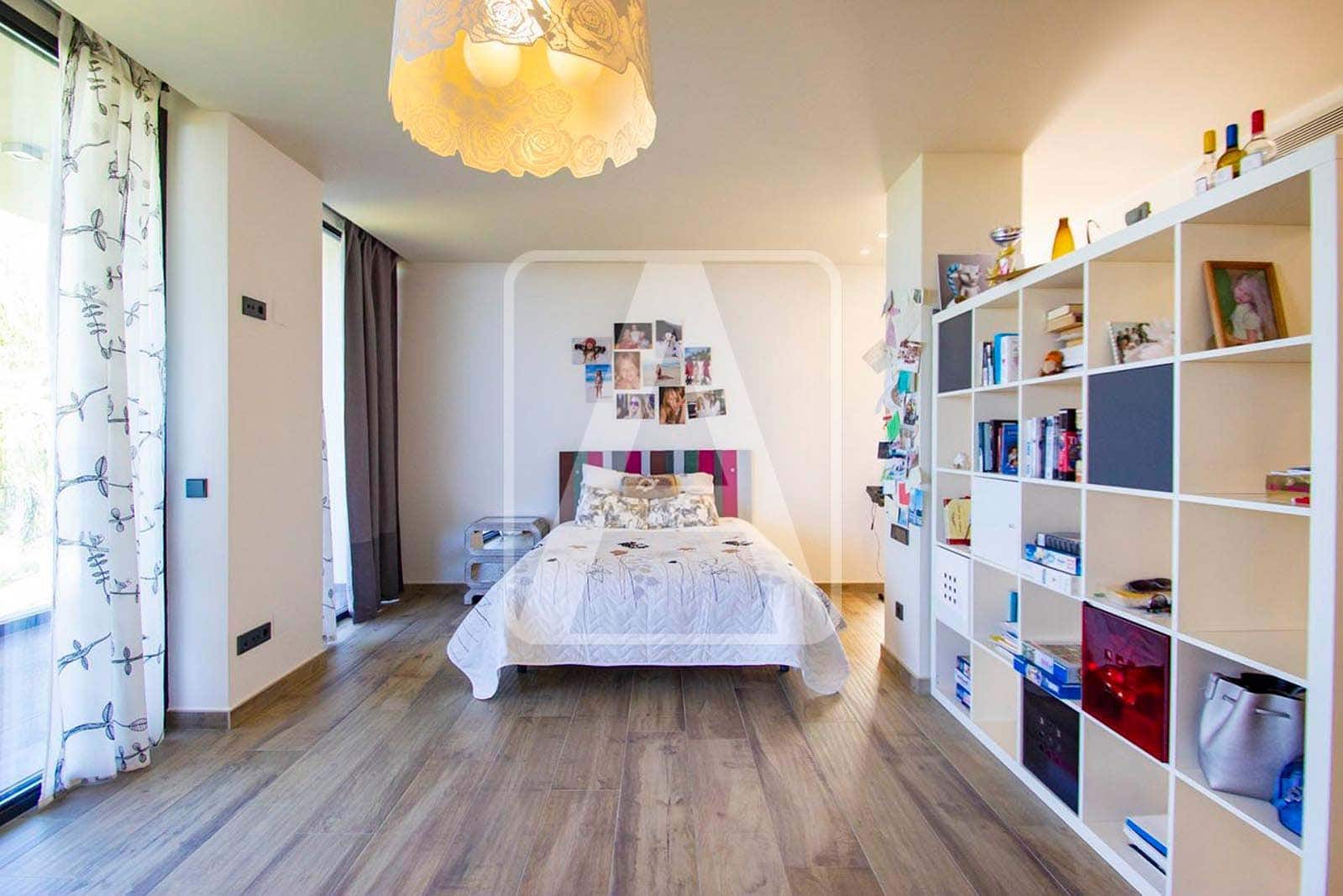 4 bedroom Villa for sale in Altea with pool garage - € 2,650,000 (Ref: 4640012)