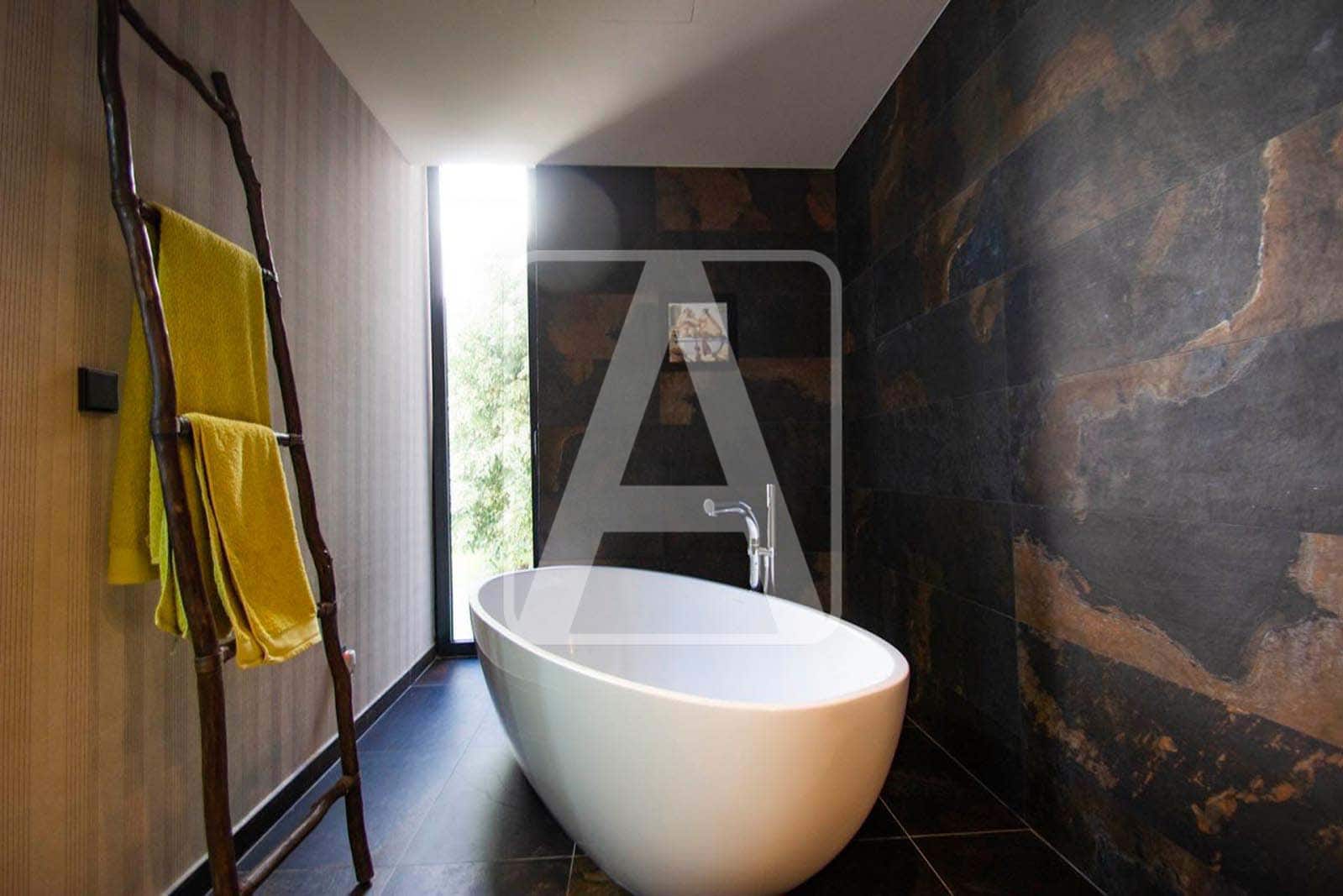 4 bedroom Villa for sale in Altea with pool garage - € 2,650,000 (Ref: 4640012)