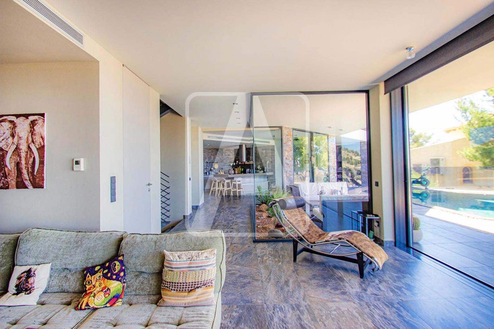 4 bedroom Villa for sale in Altea with pool garage - € 2,650,000 (Ref: 4640012)