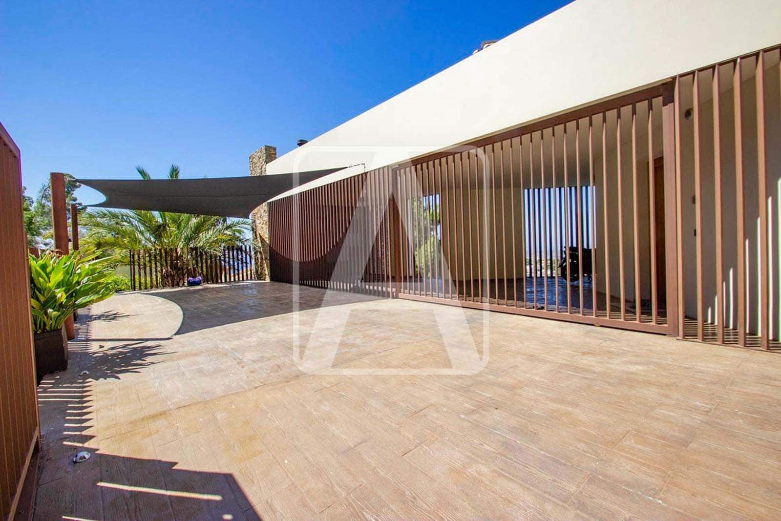 4 bedroom Villa for sale in Altea with pool garage - € 2,650,000 (Ref: 4640012)