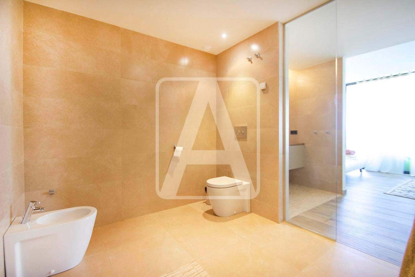 4 bedroom Villa for sale in Altea with pool garage - € 2,650,000 (Ref: 4640012)