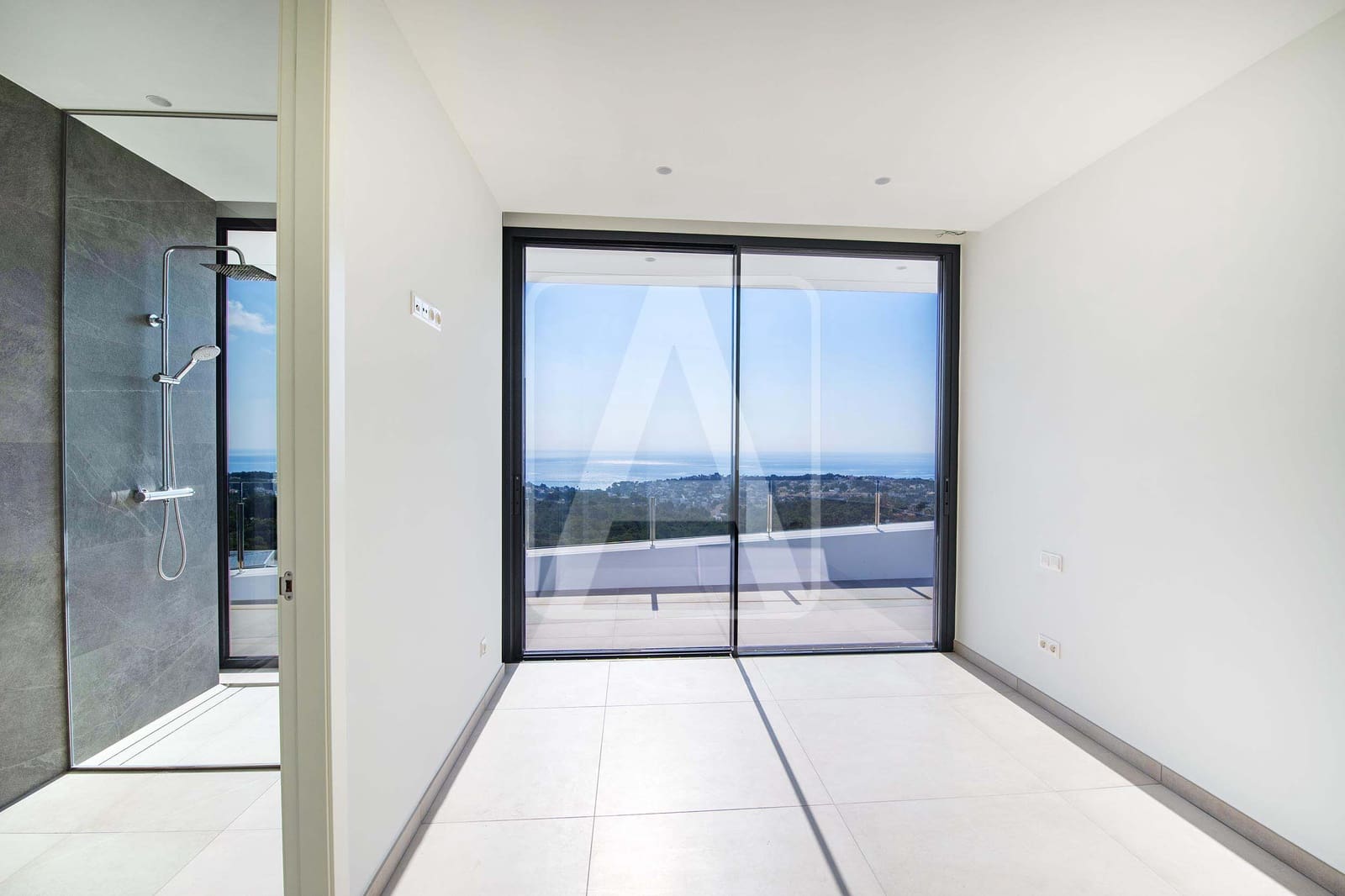 4 bedroom Villa for sale in Benissa with pool garage - € 2,900,000 (Ref: 4675848)