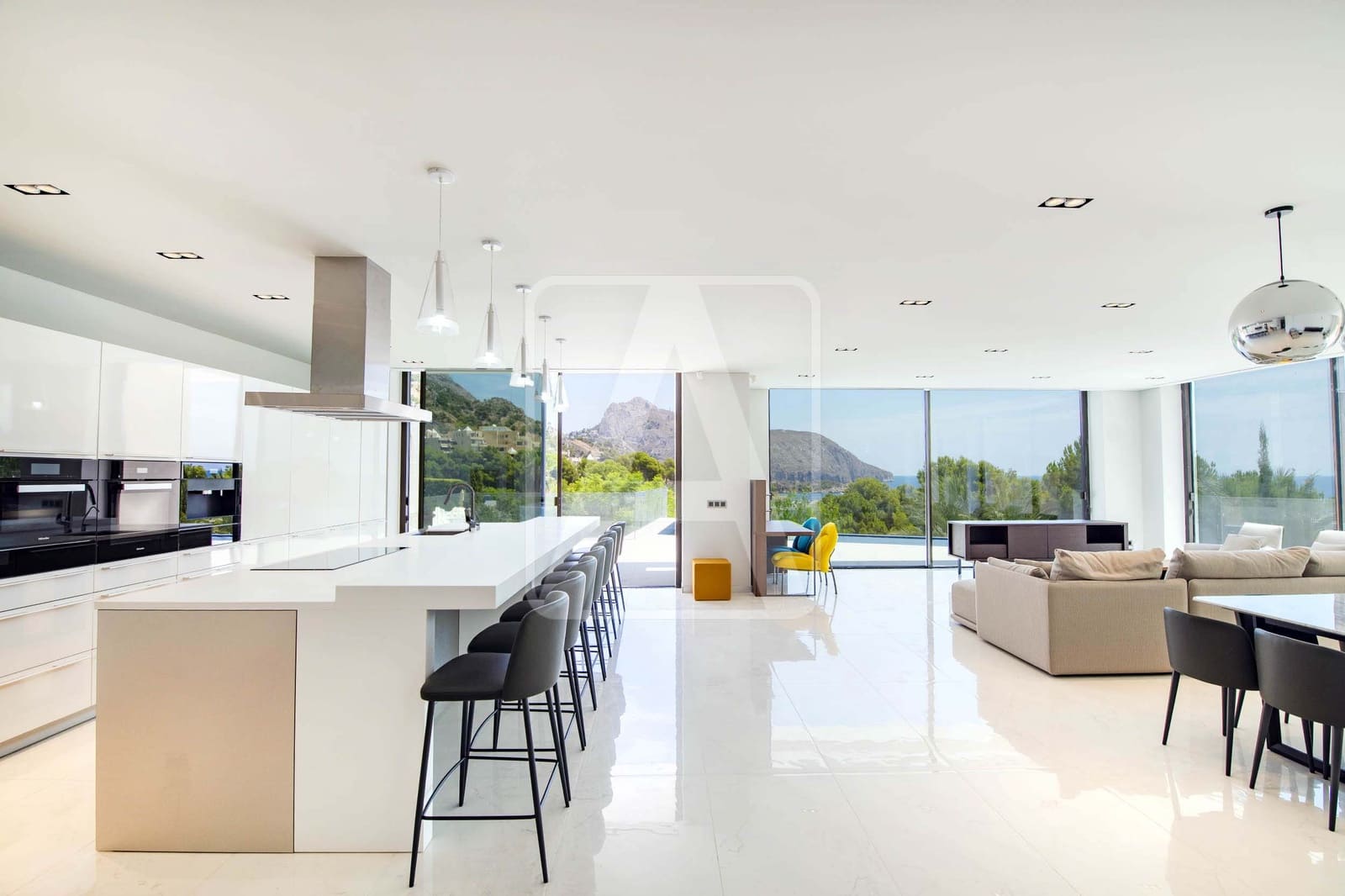 4 bedroom Villa for sale in Altea with pool - € 2,650,000 (Ref: 4756380)