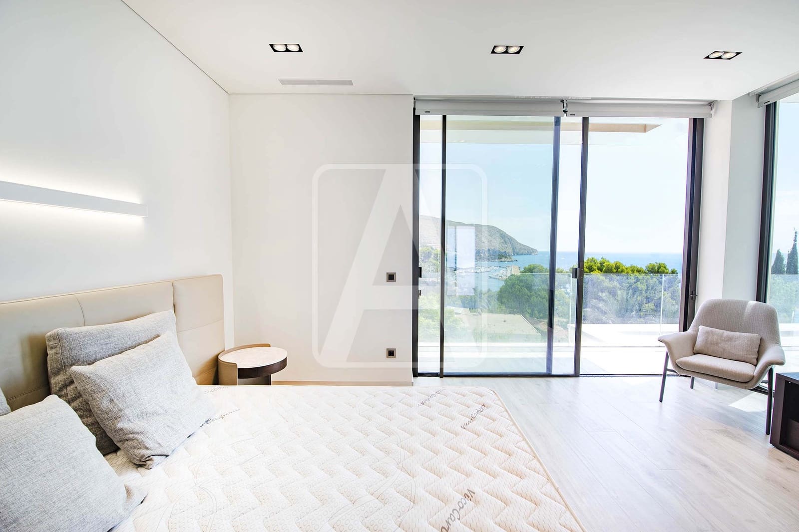 4 bedroom Villa for sale in Altea with pool - € 2,650,000 (Ref: 4756380)