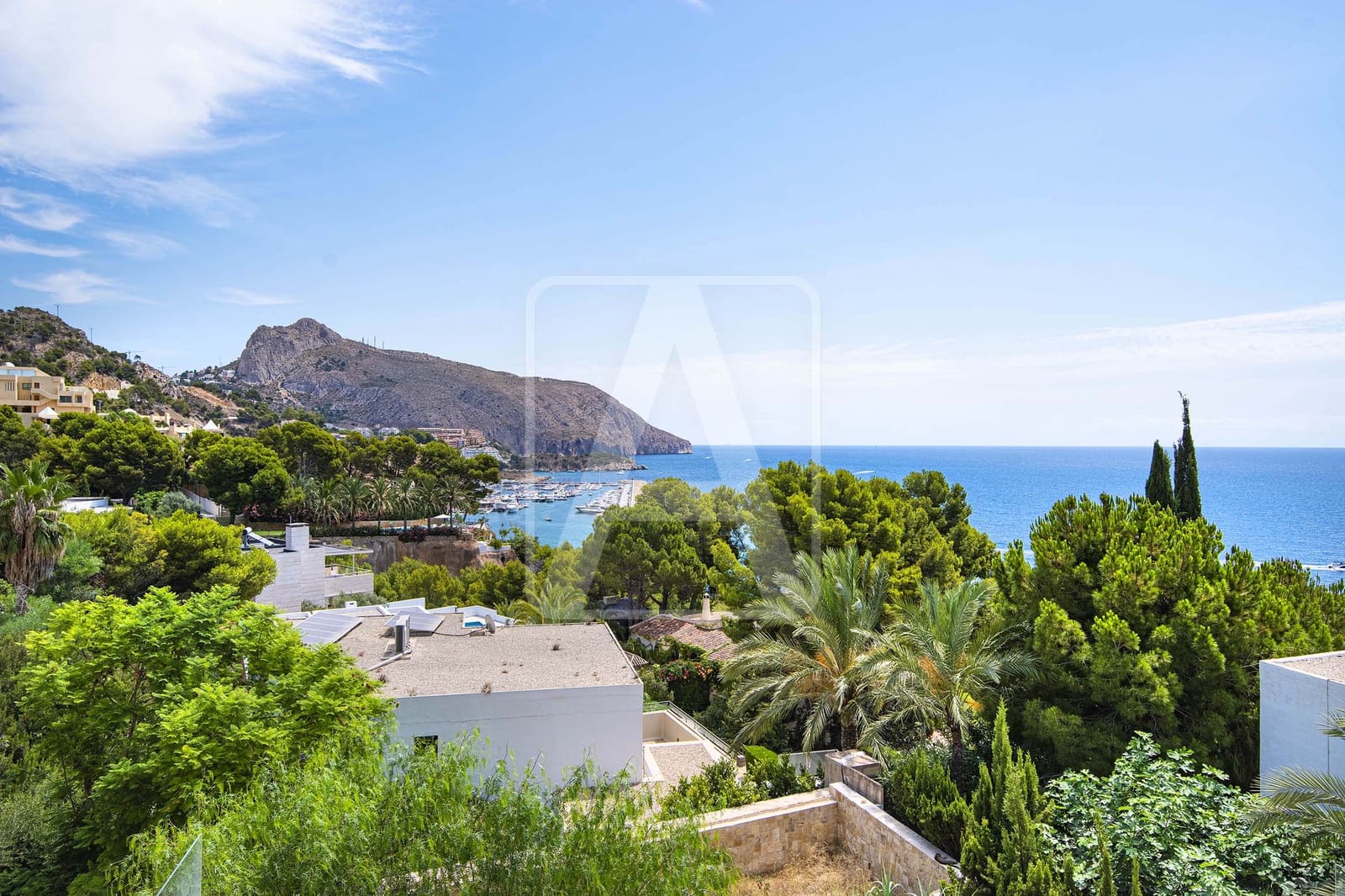 4 bedroom Villa for sale in Altea with pool - € 2,650,000 (Ref: 4756380)