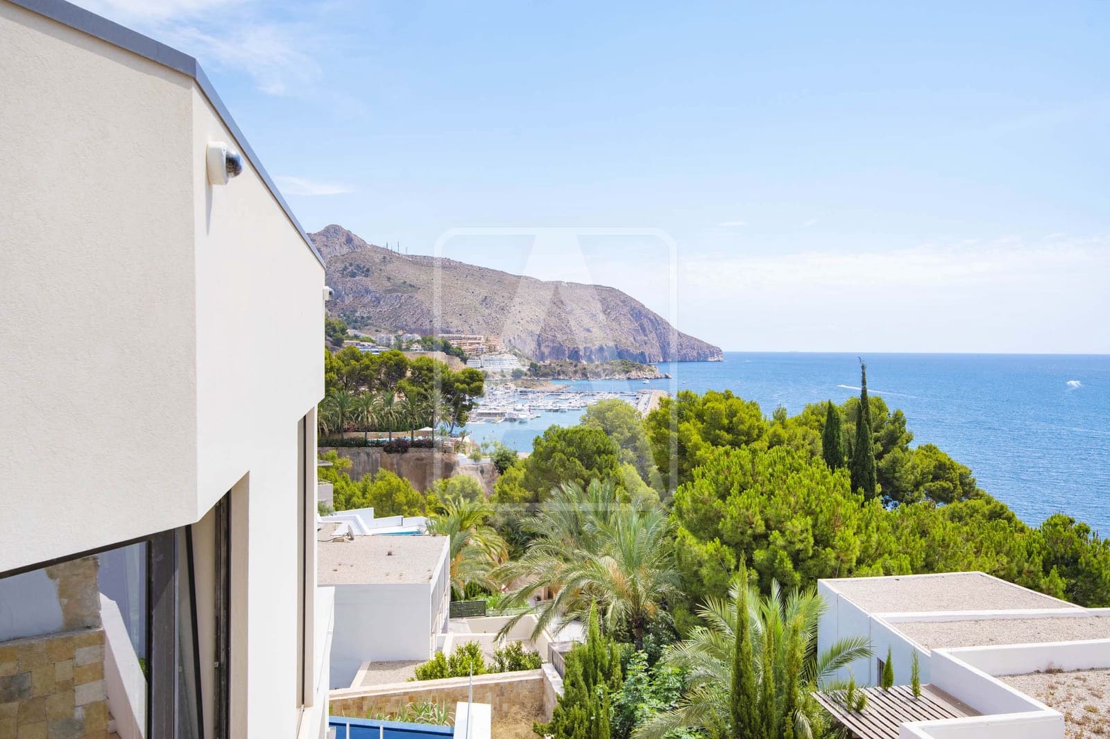 4 bedroom Villa for sale in Altea with pool - € 2,650,000 (Ref: 4756380)