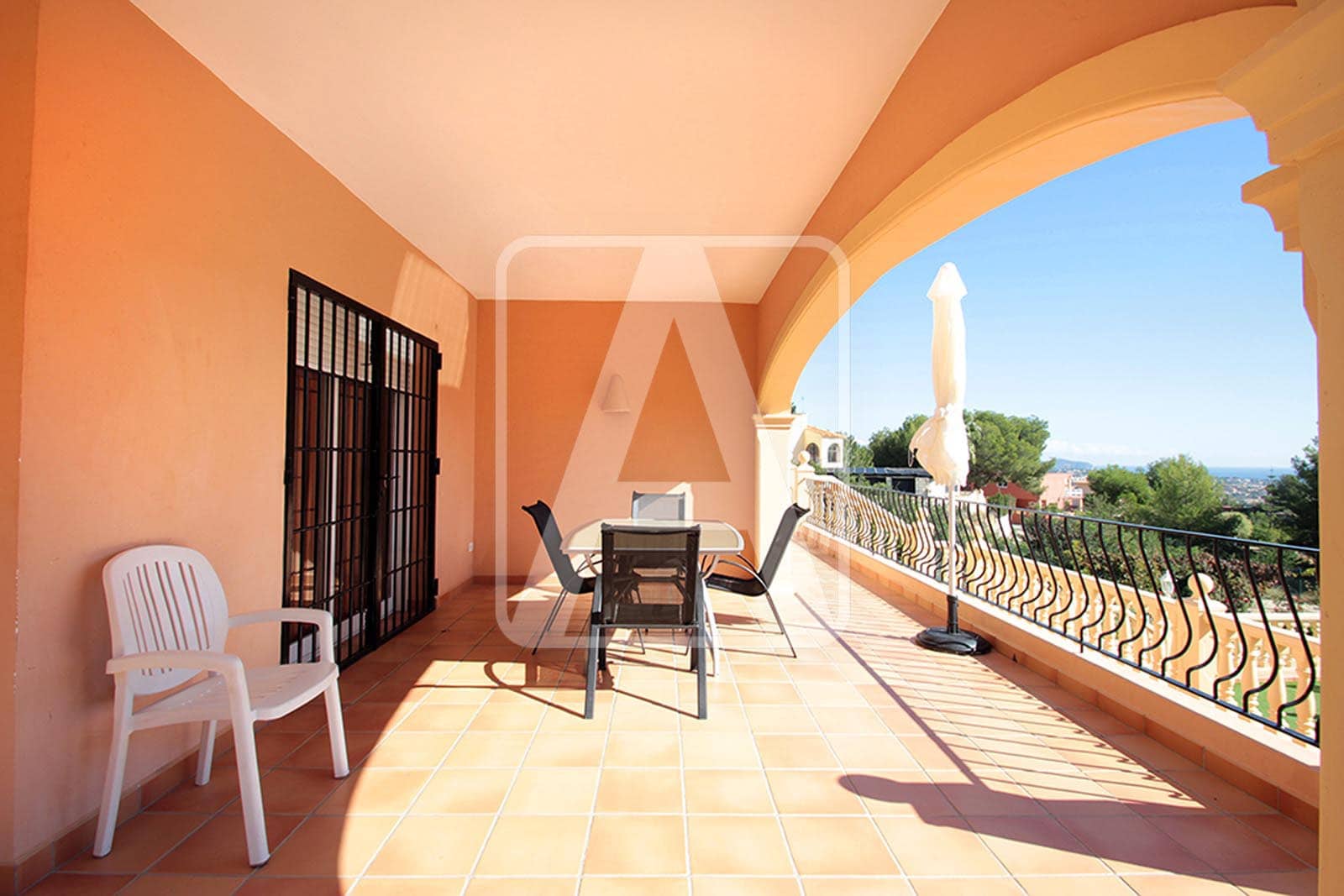 4 Zimmer Villa zu verkaufen in Calpe / Calp mit Pool Garage - 664.000 € (Ref: 4995132)
