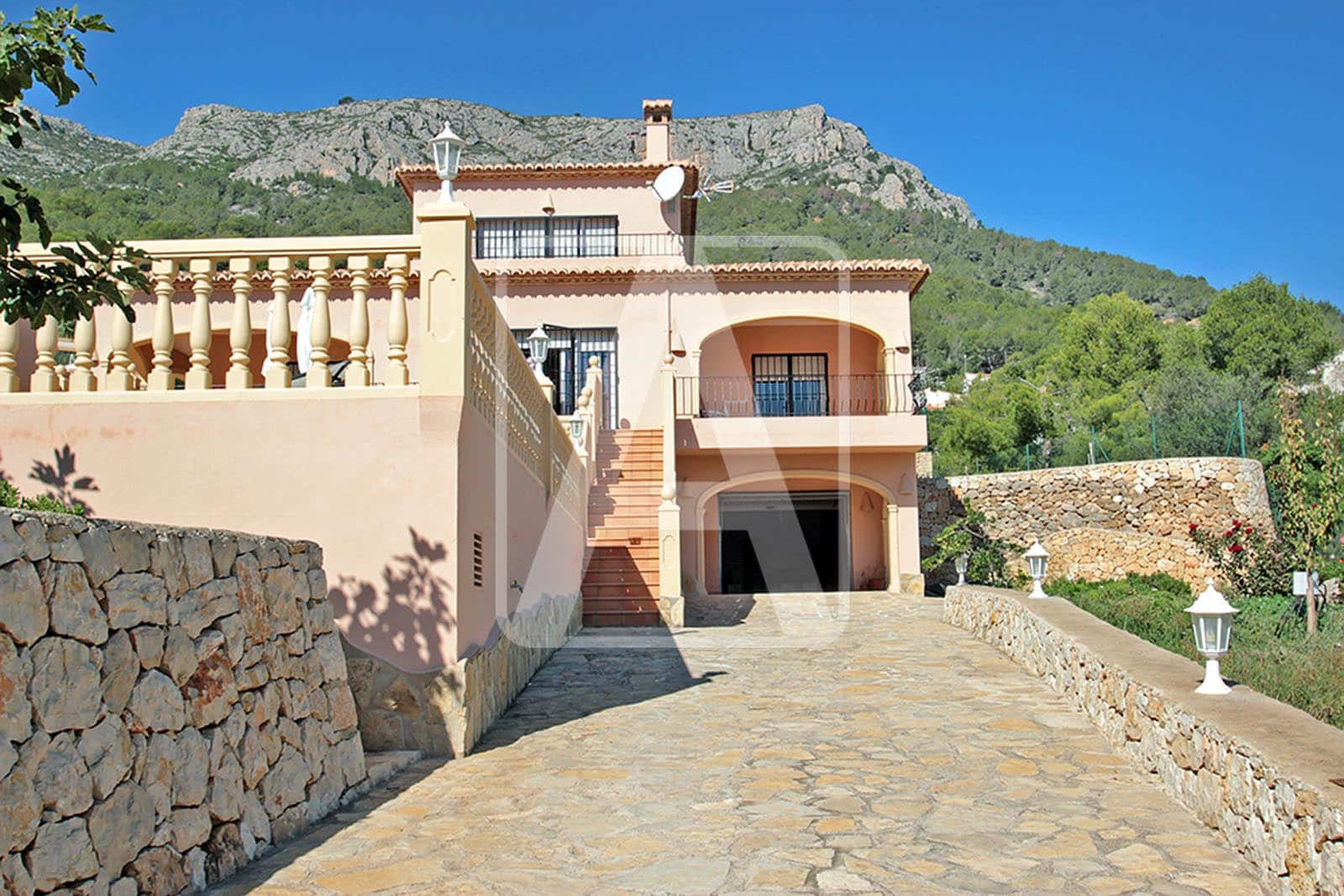 4 Zimmer Villa zu verkaufen in Calpe / Calp mit Pool Garage - 664.000 € (Ref: 4995132)