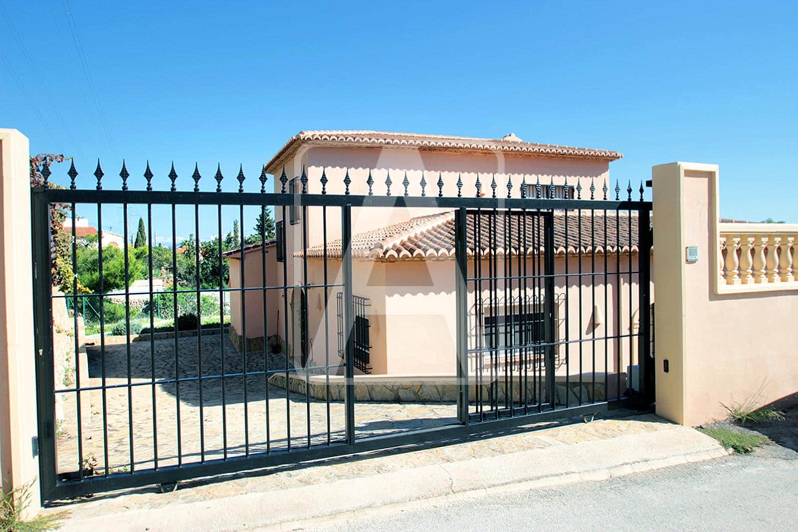 4 Zimmer Villa zu verkaufen in Calpe / Calp mit Pool Garage - 664.000 € (Ref: 4995132)