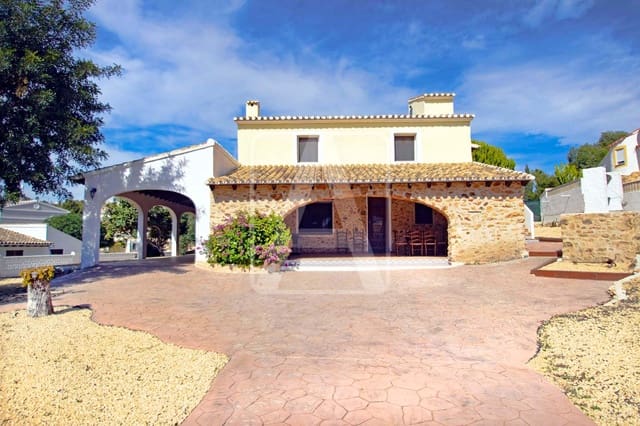 Chalet de 5 habitaciones en Calpe / Calp en venta con piscina garaje - 766.000 € (Ref: 5152839)