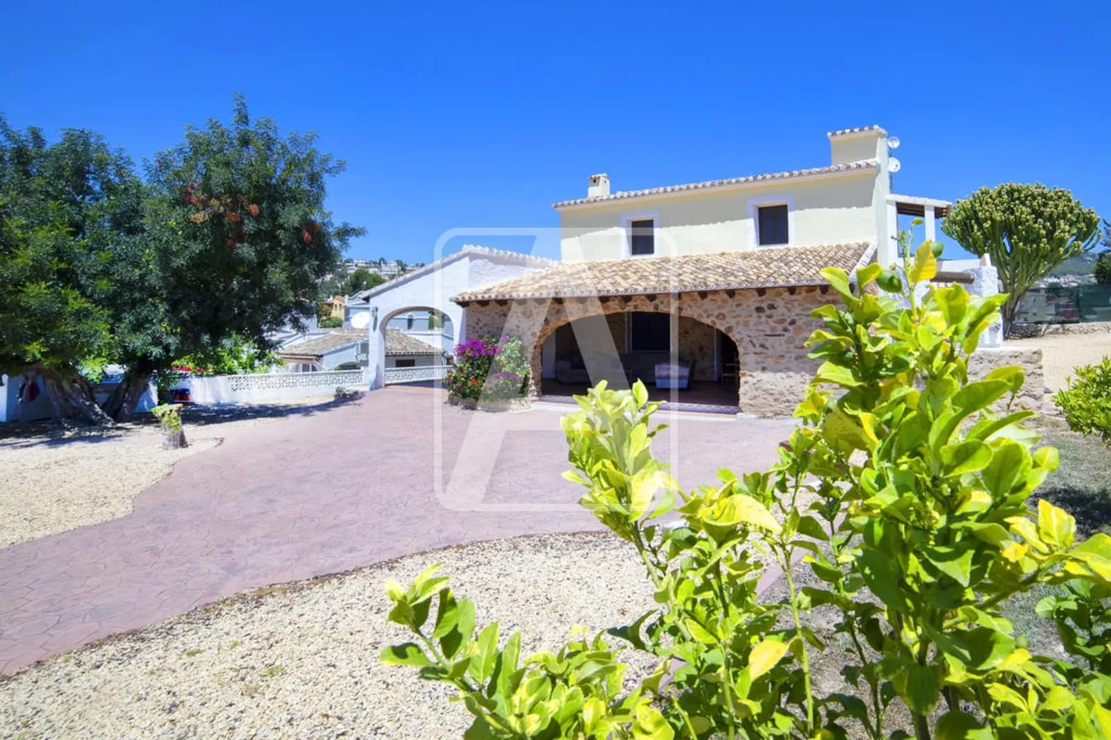 5 bedroom Villa for sale in Calpe / Calp with pool garage - € 766,000 (Ref: 5152839)