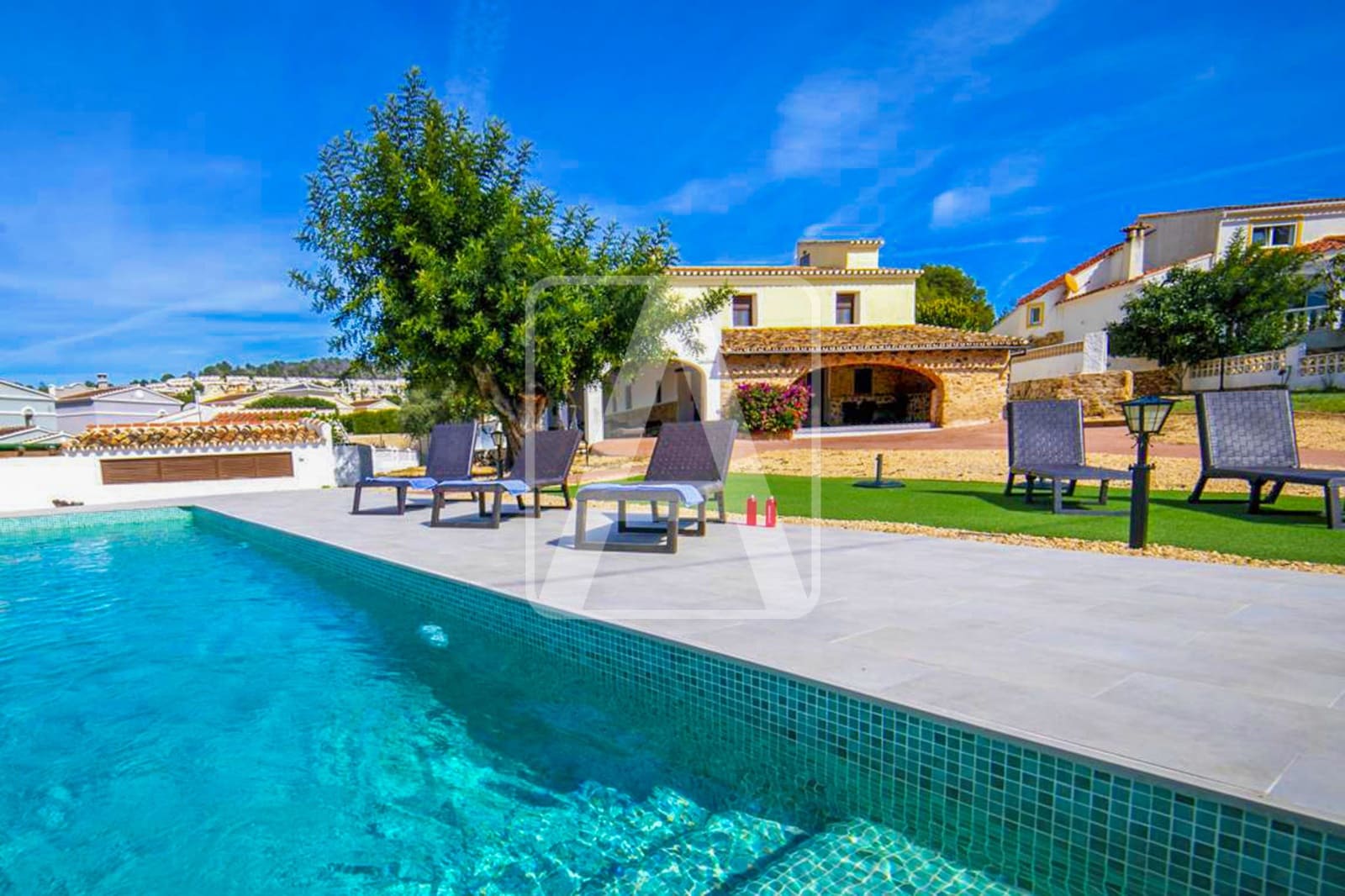 5 bedroom Villa for sale in Calpe / Calp with pool garage - € 766,000 (Ref: 5152839)