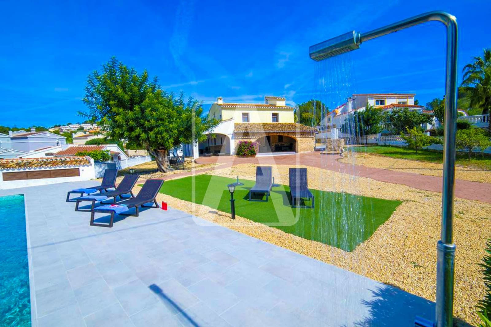 5 bedroom Villa for sale in Calpe / Calp with pool garage - € 766,000 (Ref: 5152839)