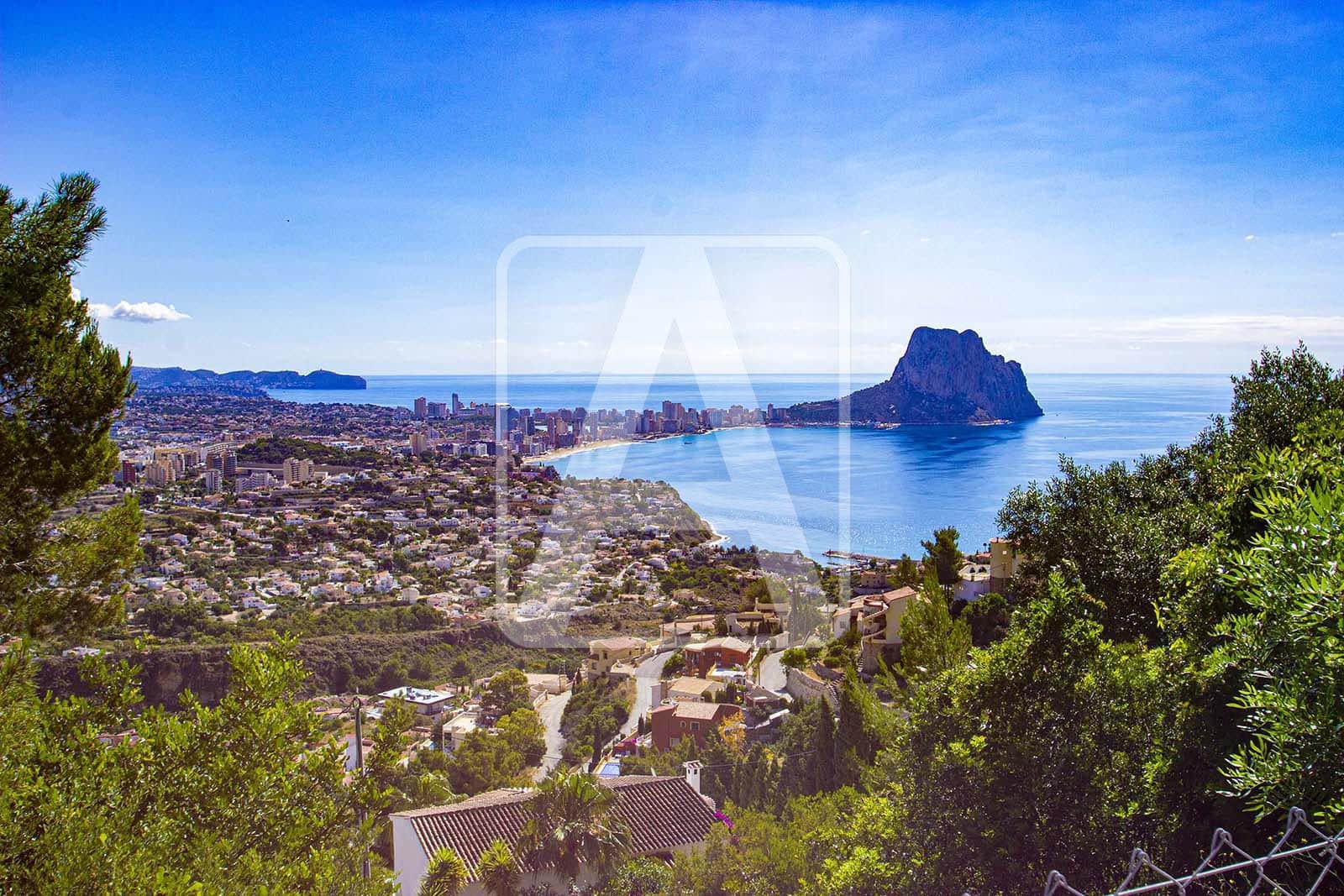 4 bedroom Villa for sale in Calpe / Calp with pool garage - € 1,550,000 (Ref: 5313111)