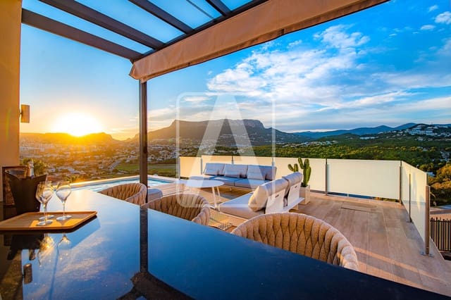 Chalet de 4 habitaciones en Calpe / Calp en venta con piscina garaje - 1.370.000 € (Ref: 5533495)