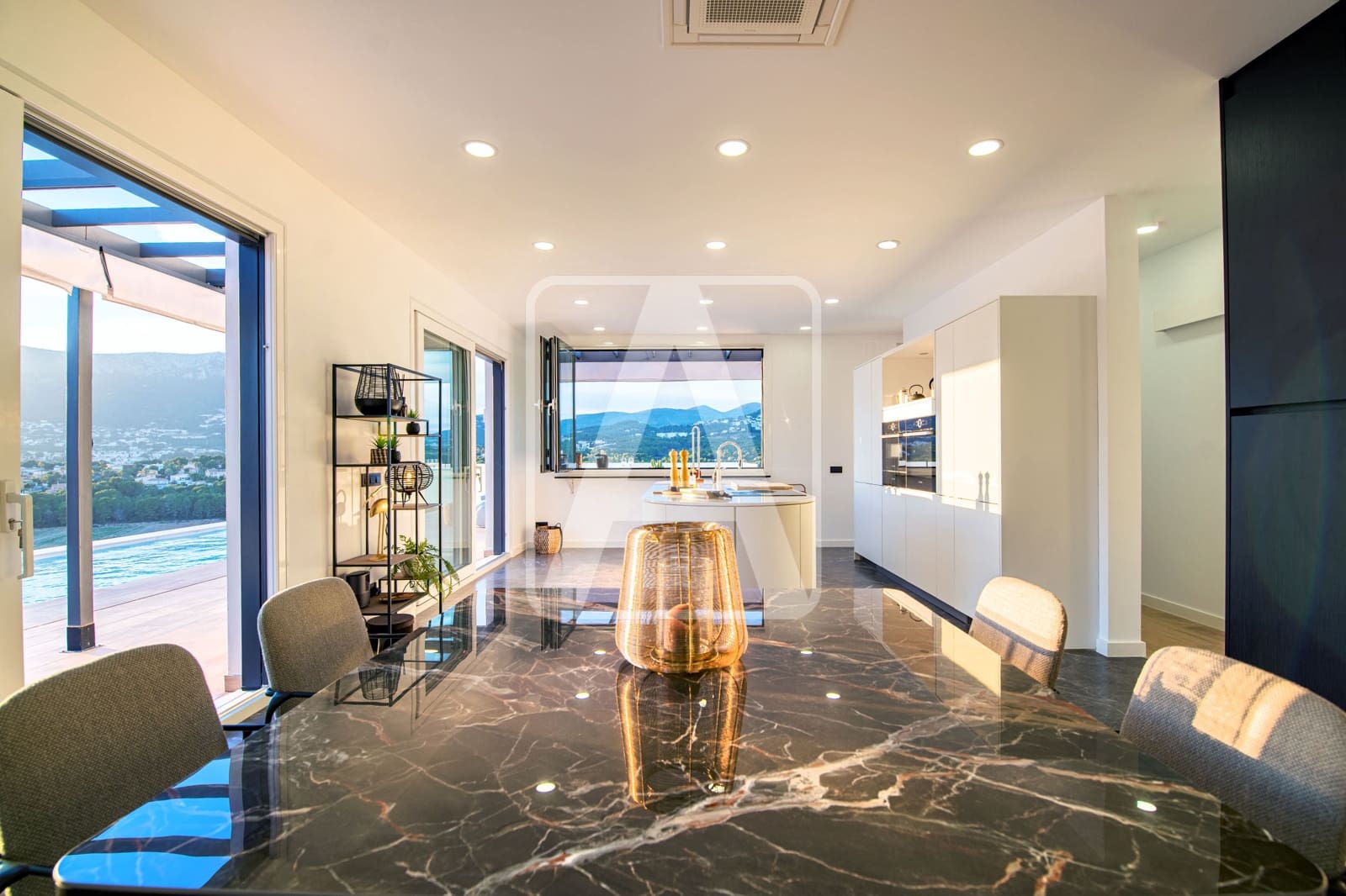 Chalet de 4 habitaciones en Calpe / Calp en venta con piscina garaje - 1.370.000 € (Ref: 5533495)