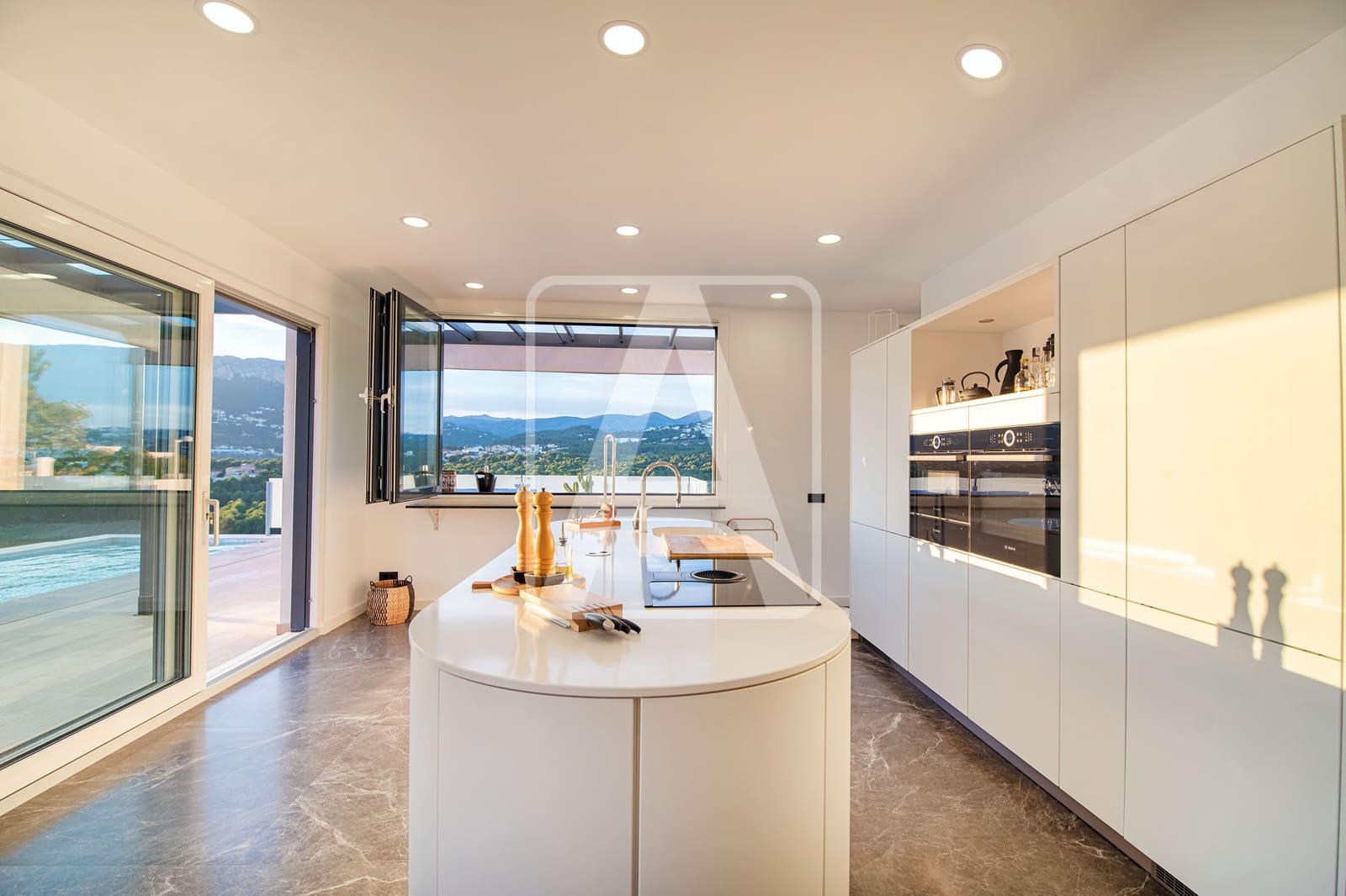 Chalet de 4 habitaciones en Calpe / Calp en venta con piscina garaje - 1.370.000 € (Ref: 5533495)