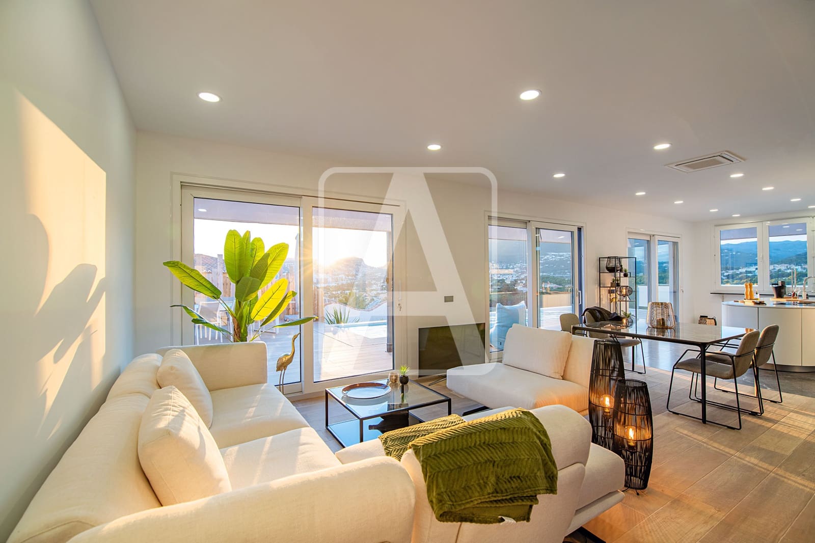 Chalet de 4 habitaciones en Calpe / Calp en venta con piscina garaje - 1.370.000 € (Ref: 5533495)