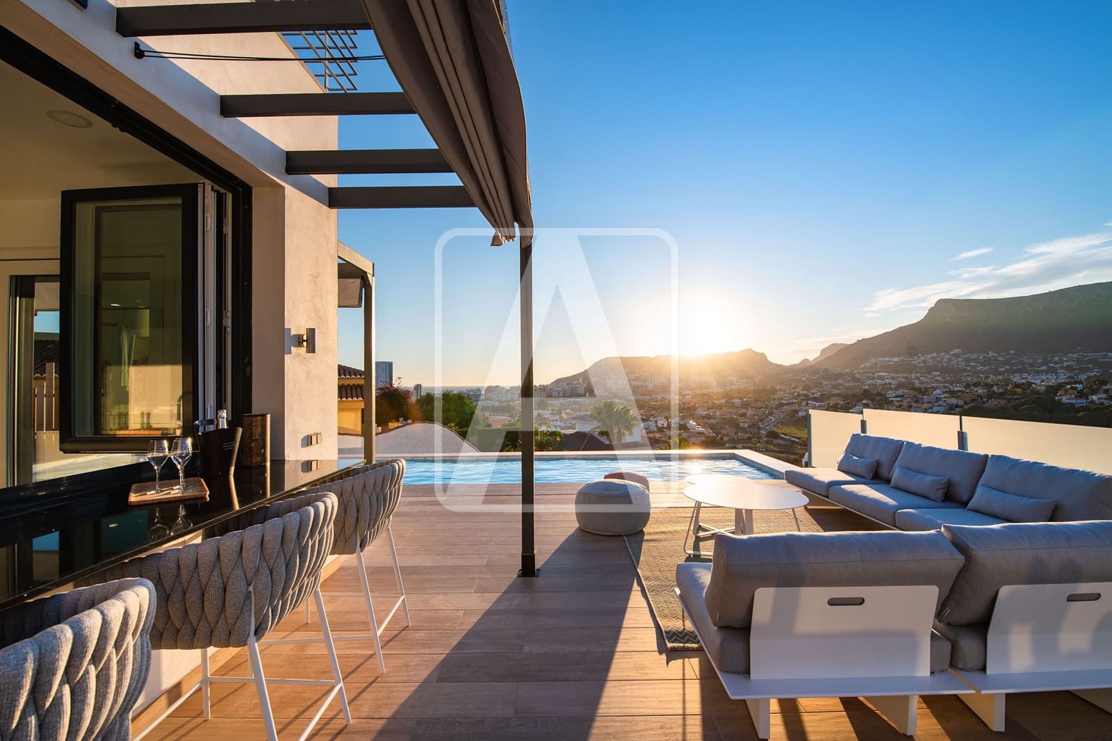 Chalet de 4 habitaciones en Calpe / Calp en venta con piscina garaje - 1.370.000 € (Ref: 5533495)