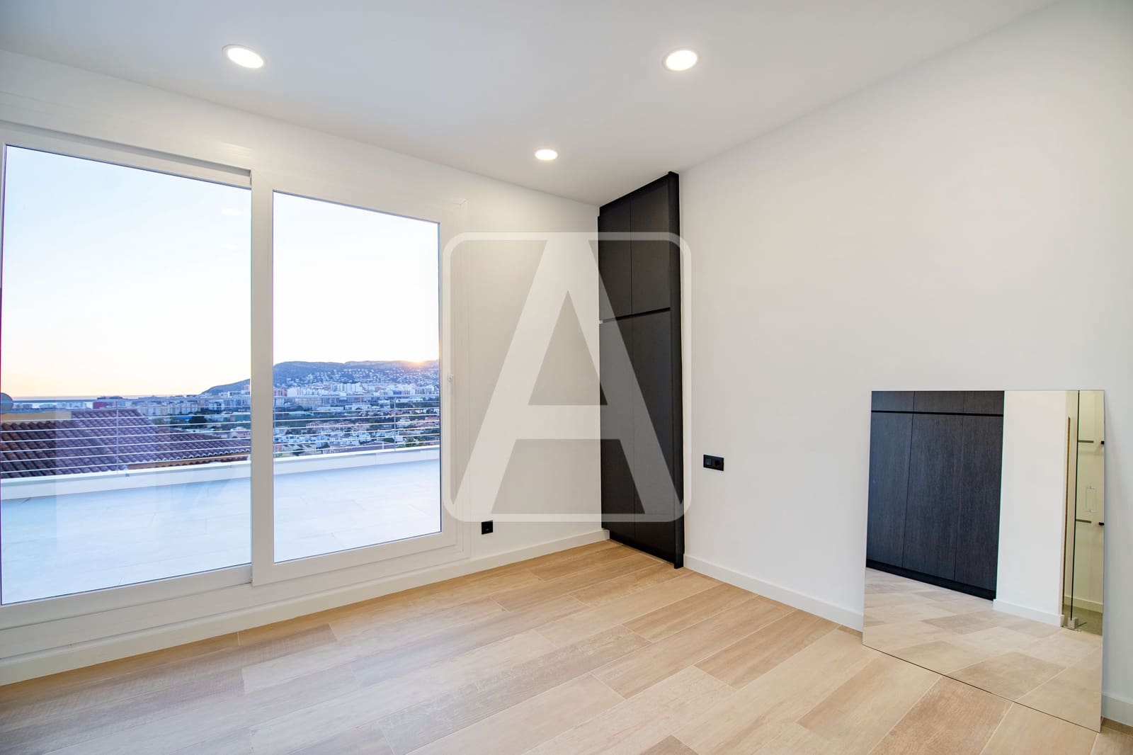 Chalet de 4 habitaciones en Calpe / Calp en venta con piscina garaje - 1.370.000 € (Ref: 5533495)