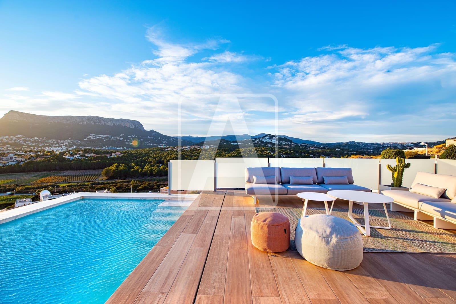 Chalet de 4 habitaciones en Calpe / Calp en venta con piscina garaje - 1.370.000 € (Ref: 5533495)