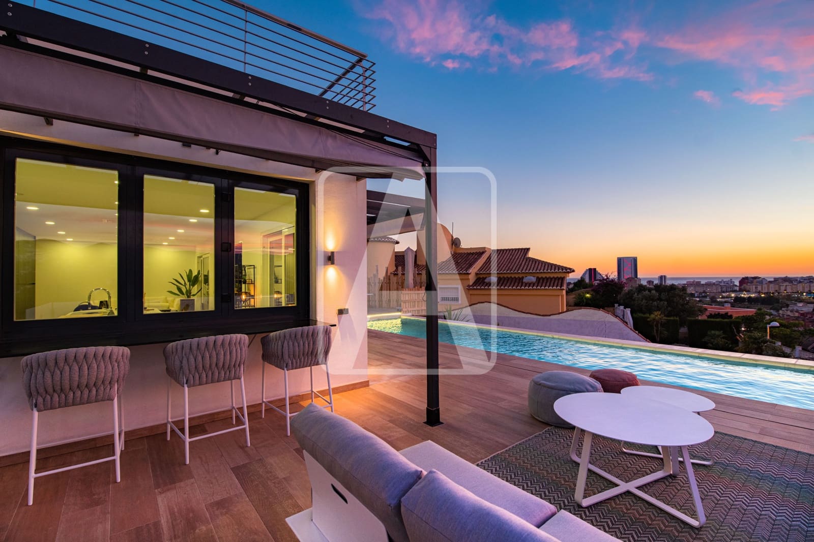 Chalet de 4 habitaciones en Calpe / Calp en venta con piscina garaje - 1.370.000 € (Ref: 5533495)