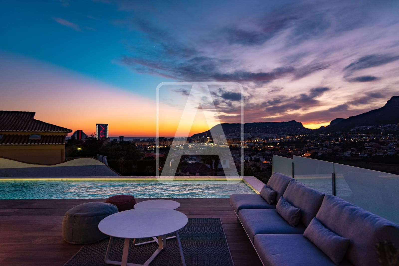 Chalet de 4 habitaciones en Calpe / Calp en venta con piscina garaje - 1.370.000 € (Ref: 5533495)