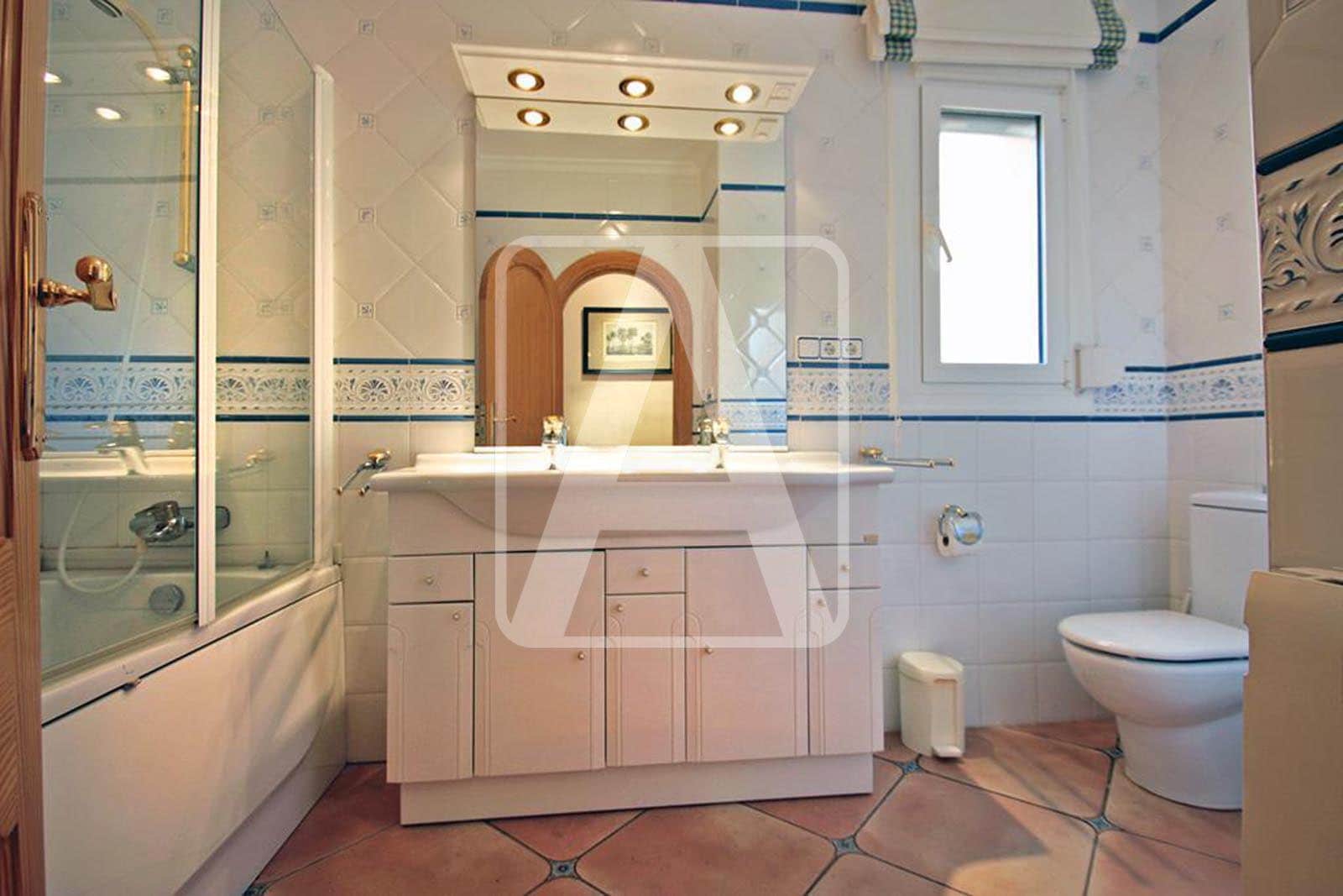 8 soveværelse Finca/Landehus til salg i Benissa med swimmingpool garage - € 1.795.000 (Ref: 5979486)